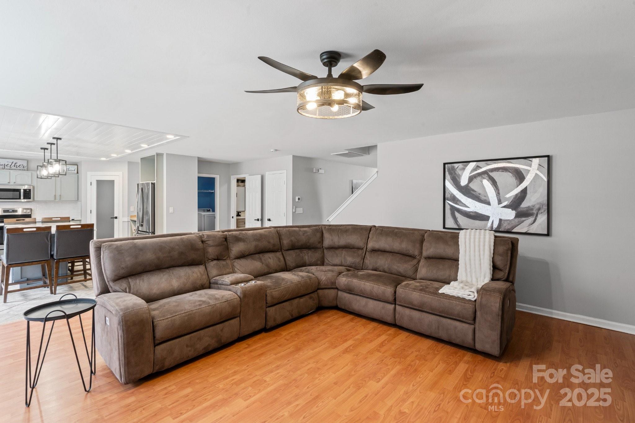 3902 Larkhaven Village Drive Property Photo 8