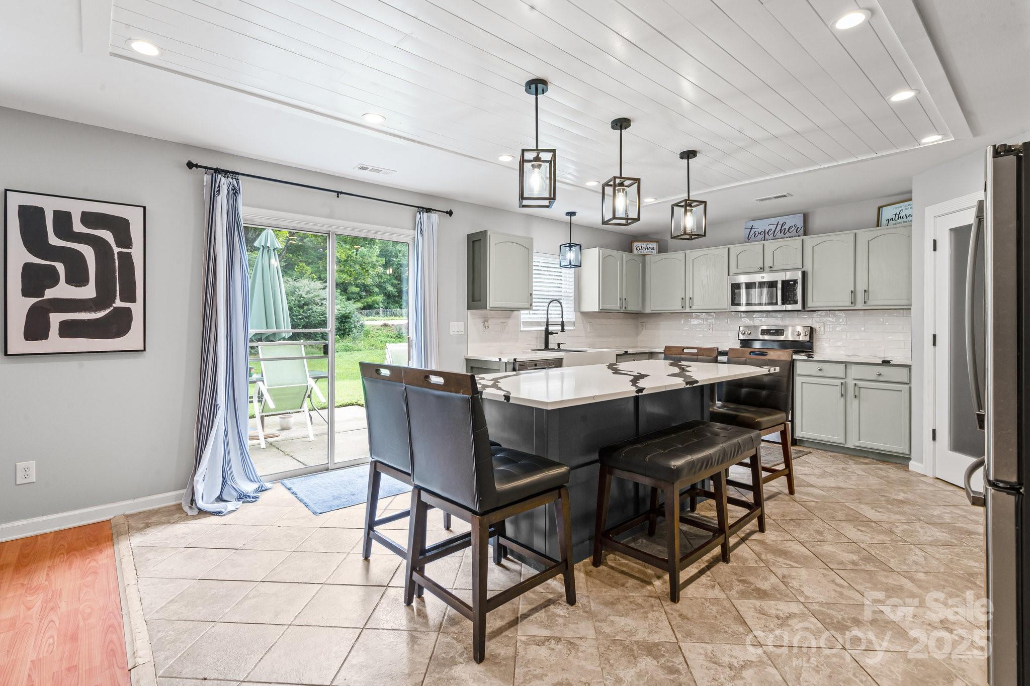 3902 Larkhaven Village Drive Property Photo 10