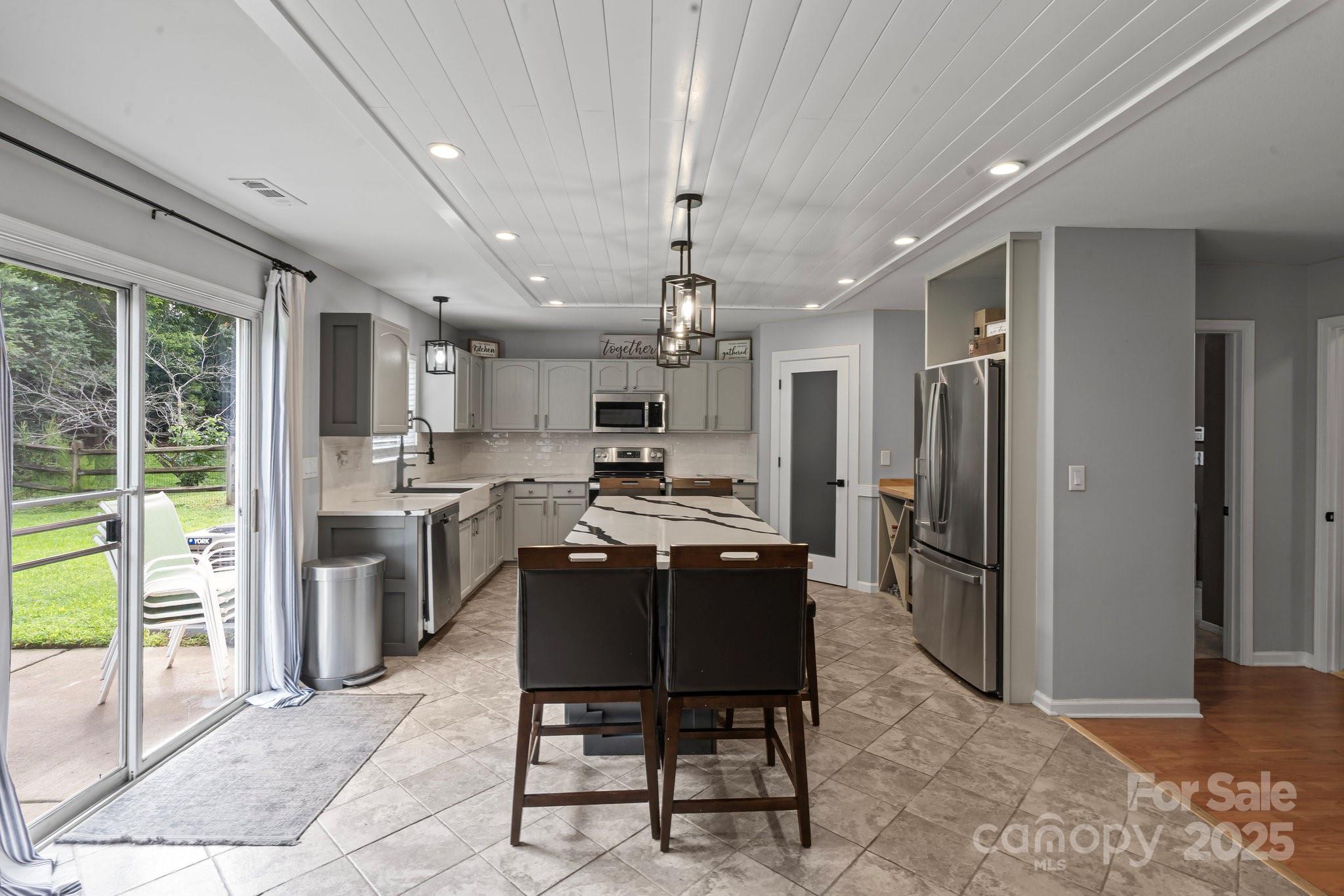 3902 Larkhaven Village Drive Property Photo 11