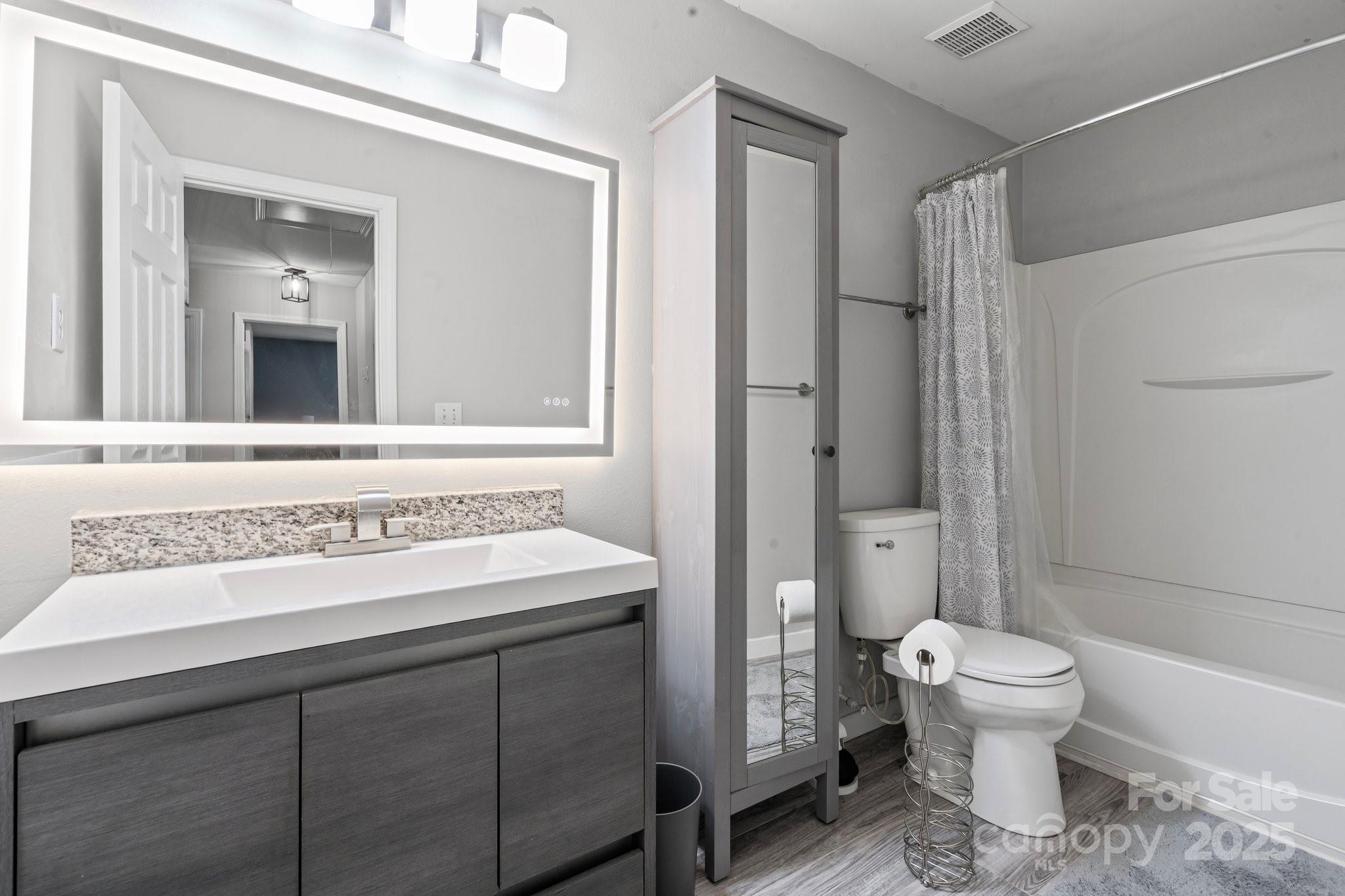 3902 Larkhaven Village Drive Property Photo 24