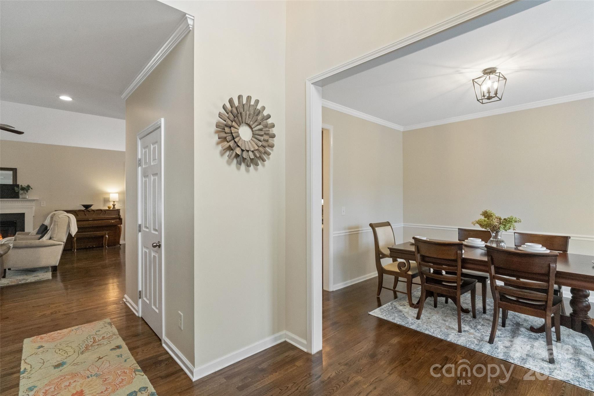 2676 Sunberry Lane Property Photo 5