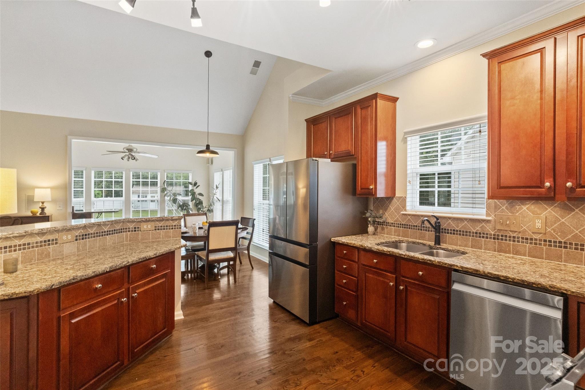 2676 Sunberry Lane Property Photo 7