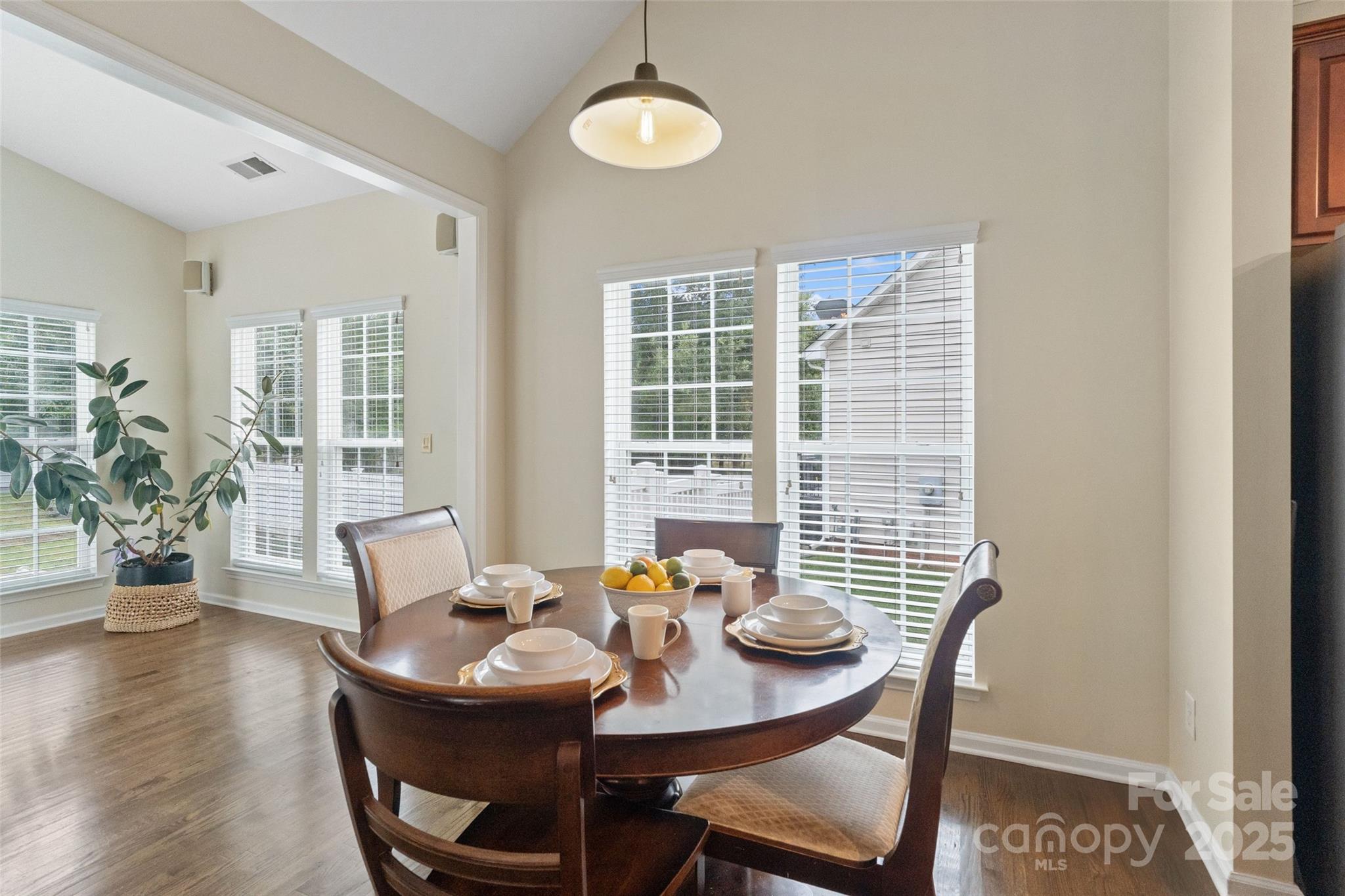 2676 Sunberry Lane Property Photo 11