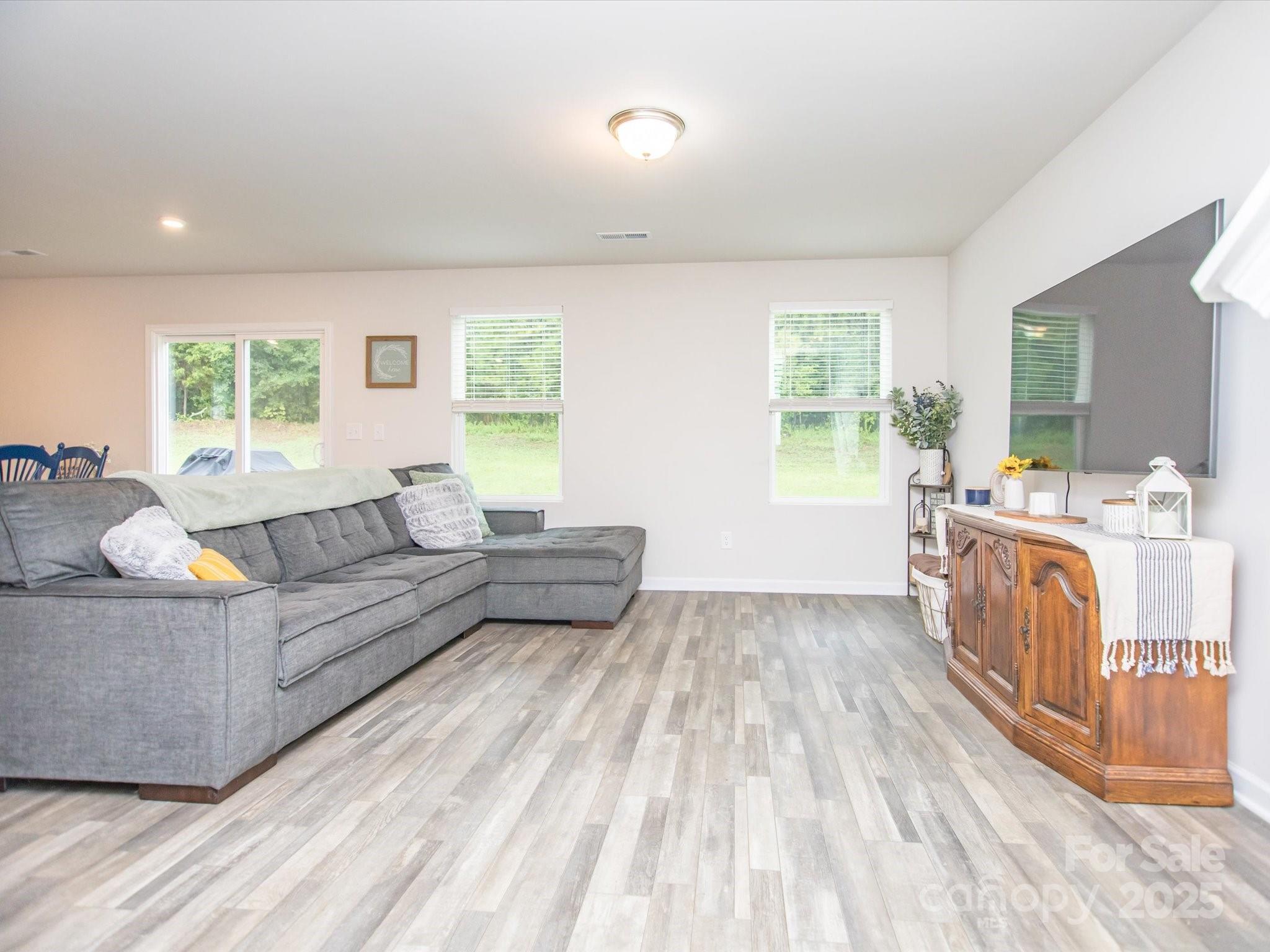 2424 Cranberry Way Property Photo 2