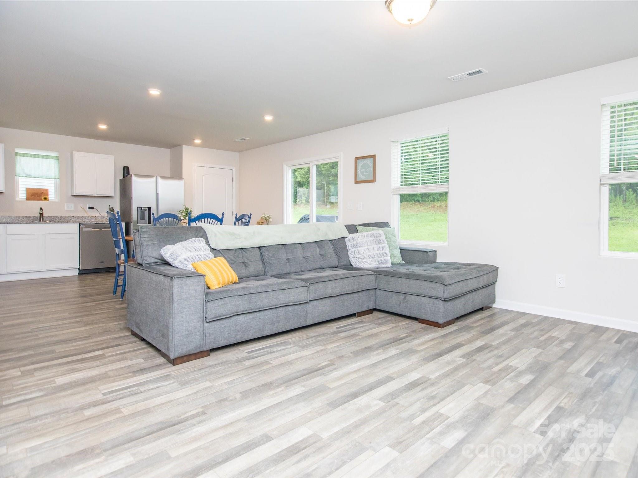 2424 Cranberry Way Property Photo 3