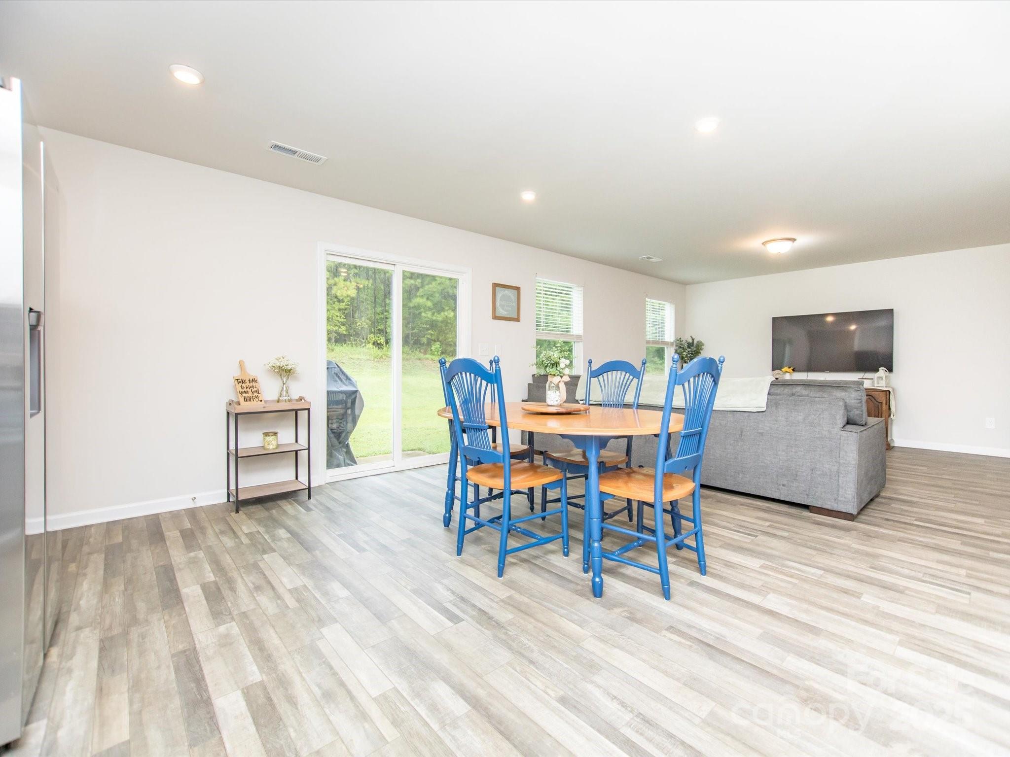 2424 Cranberry Way Property Photo 9