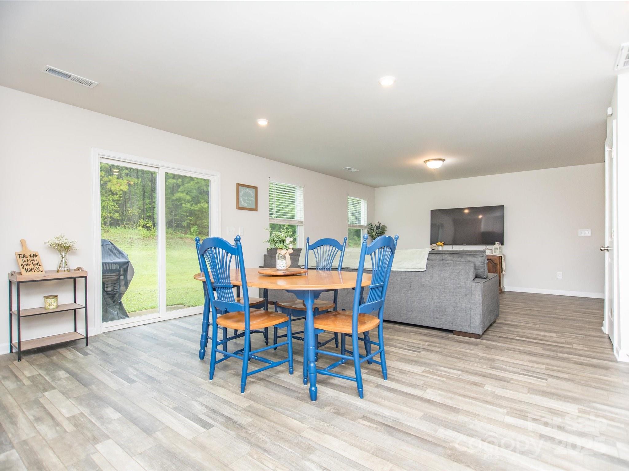 2424 Cranberry Way Property Photo 10