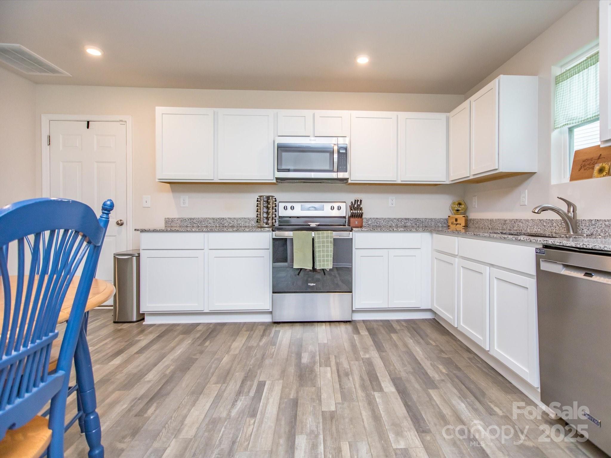 2424 Cranberry Way Property Photo 12