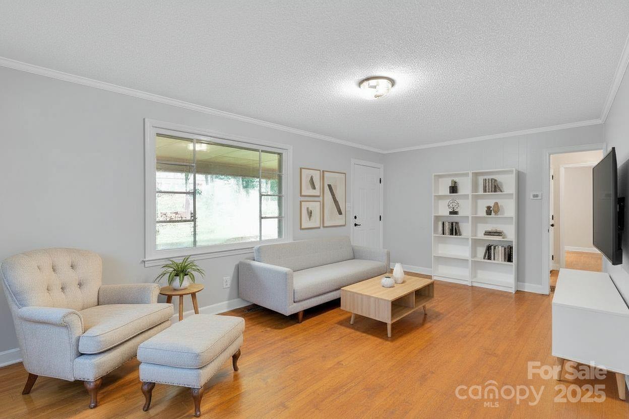 1095 Elm Circle Property Photo 9