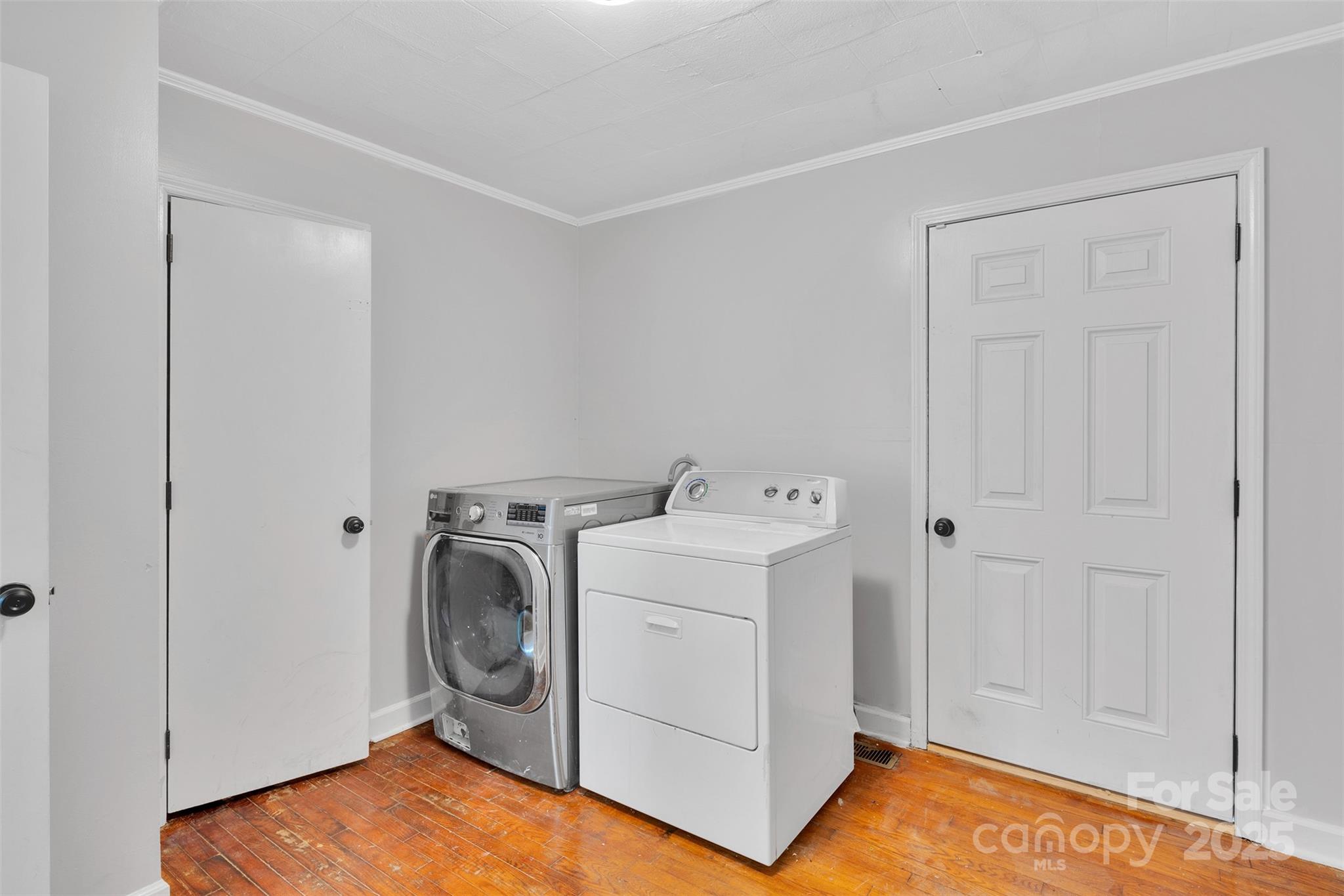 1095 Elm Circle Property Photo 12