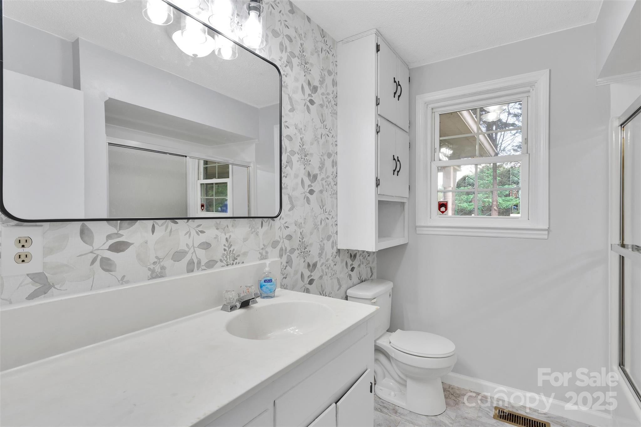 1095 Elm Circle Property Photo 13