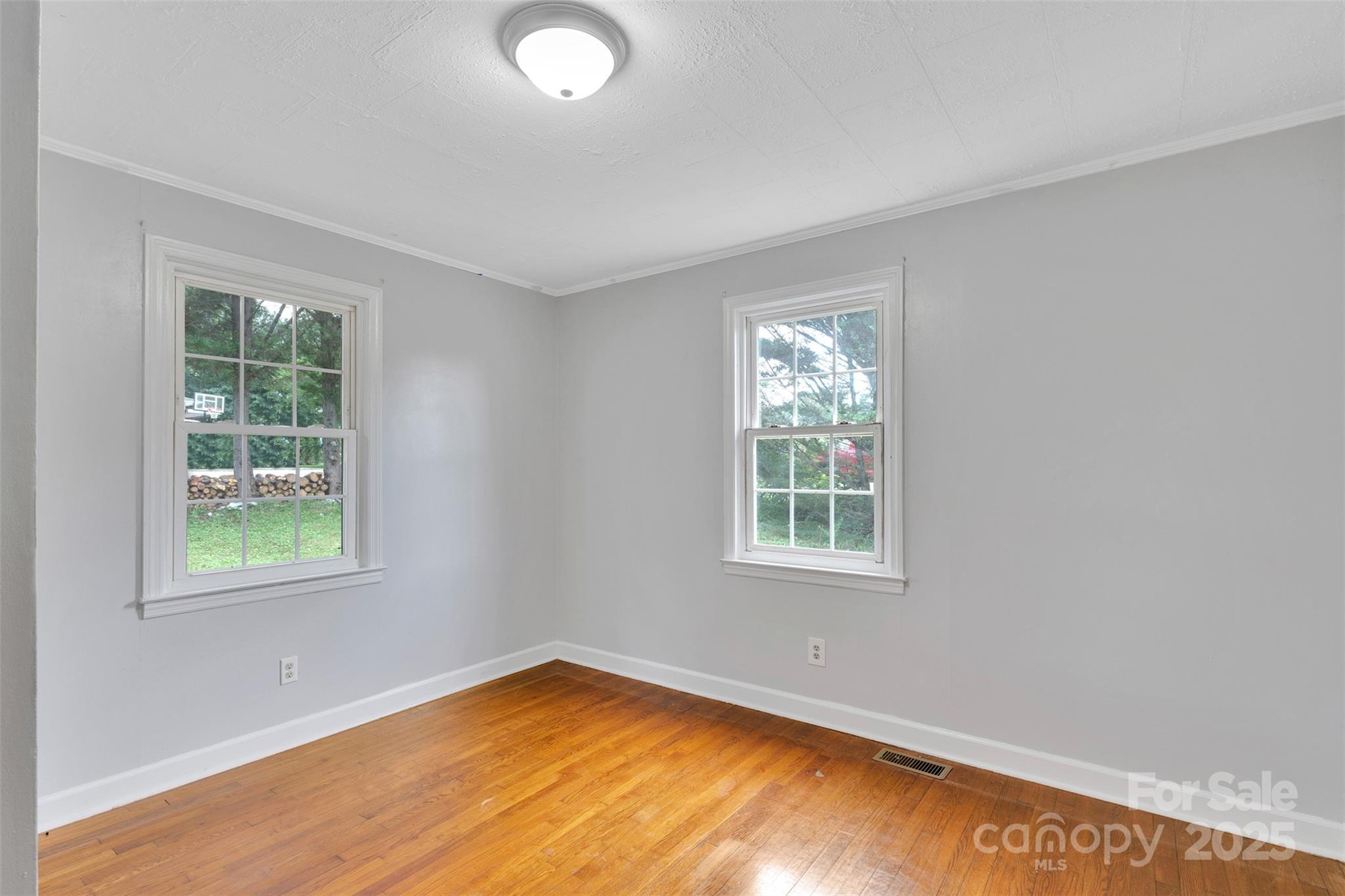 1095 Elm Circle Property Photo 15