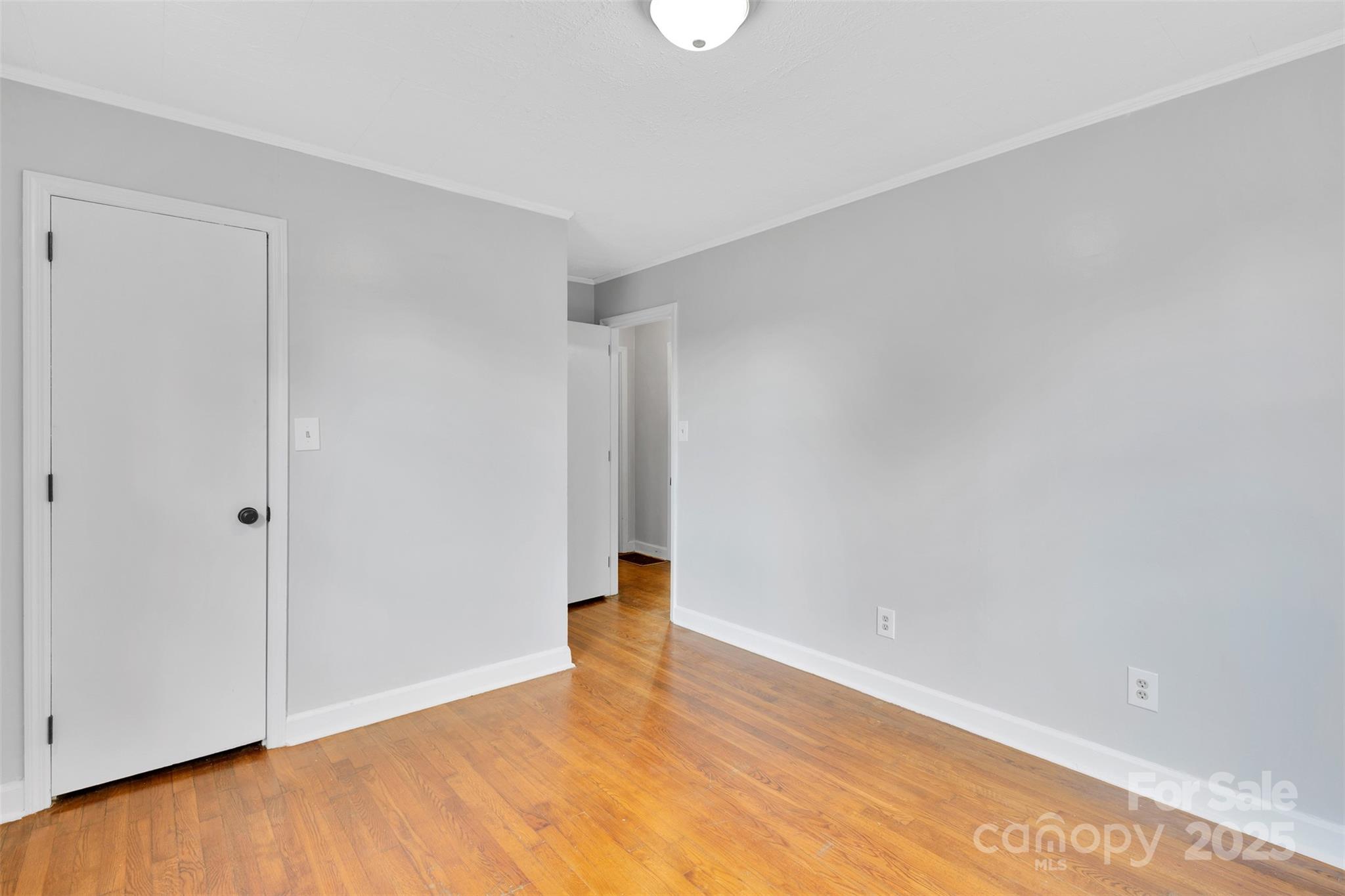 1095 Elm Circle Property Photo 17