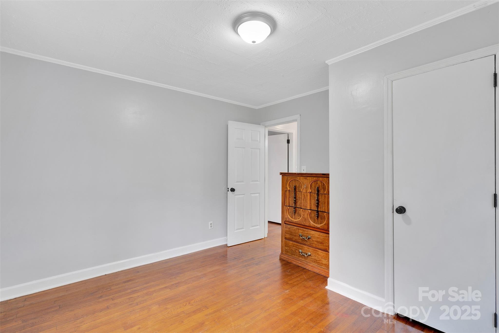 1095 Elm Circle Property Photo 18