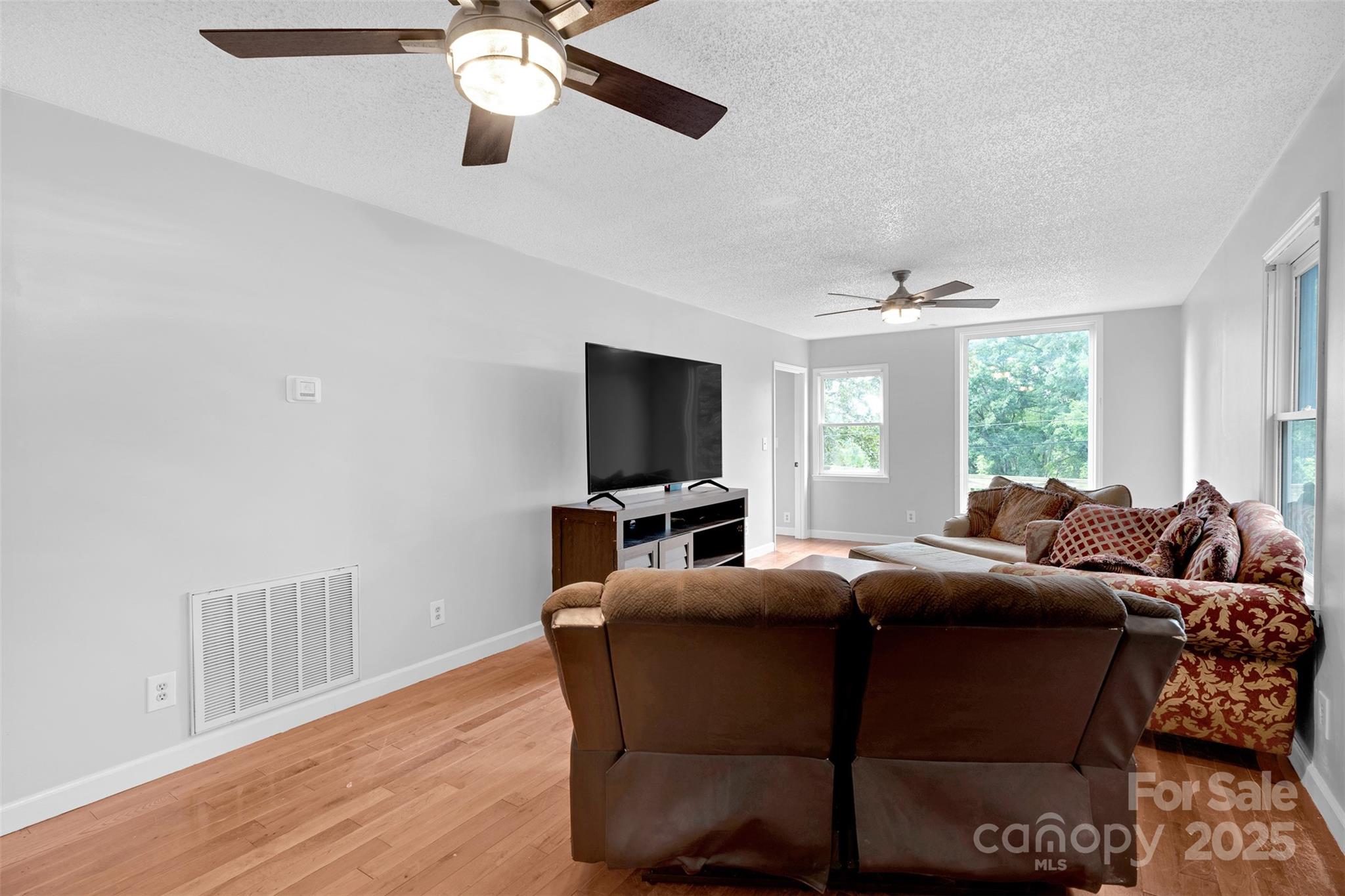 1095 Elm Circle Property Photo 25