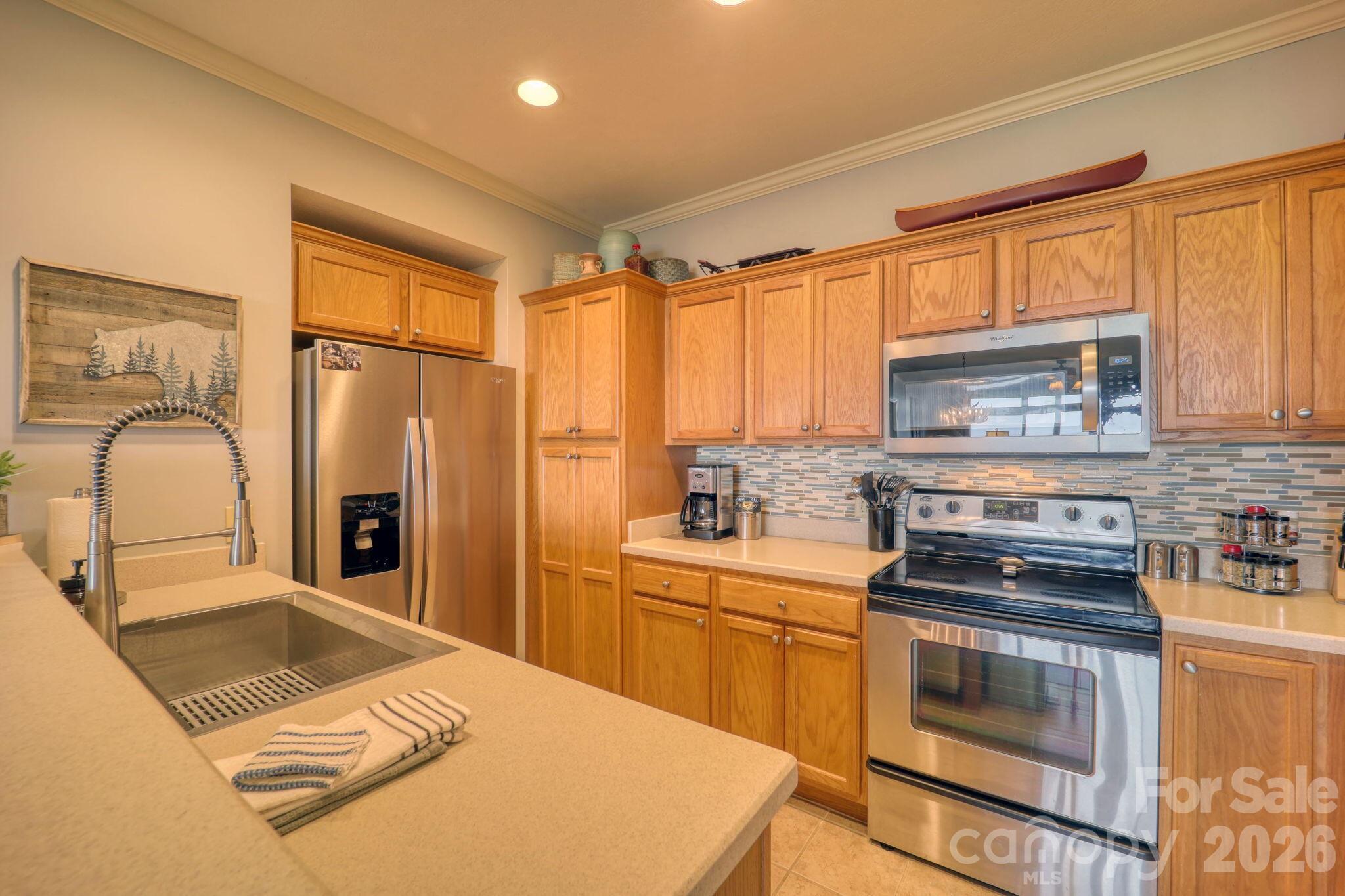 180 Windy Knoll Property Photo 6