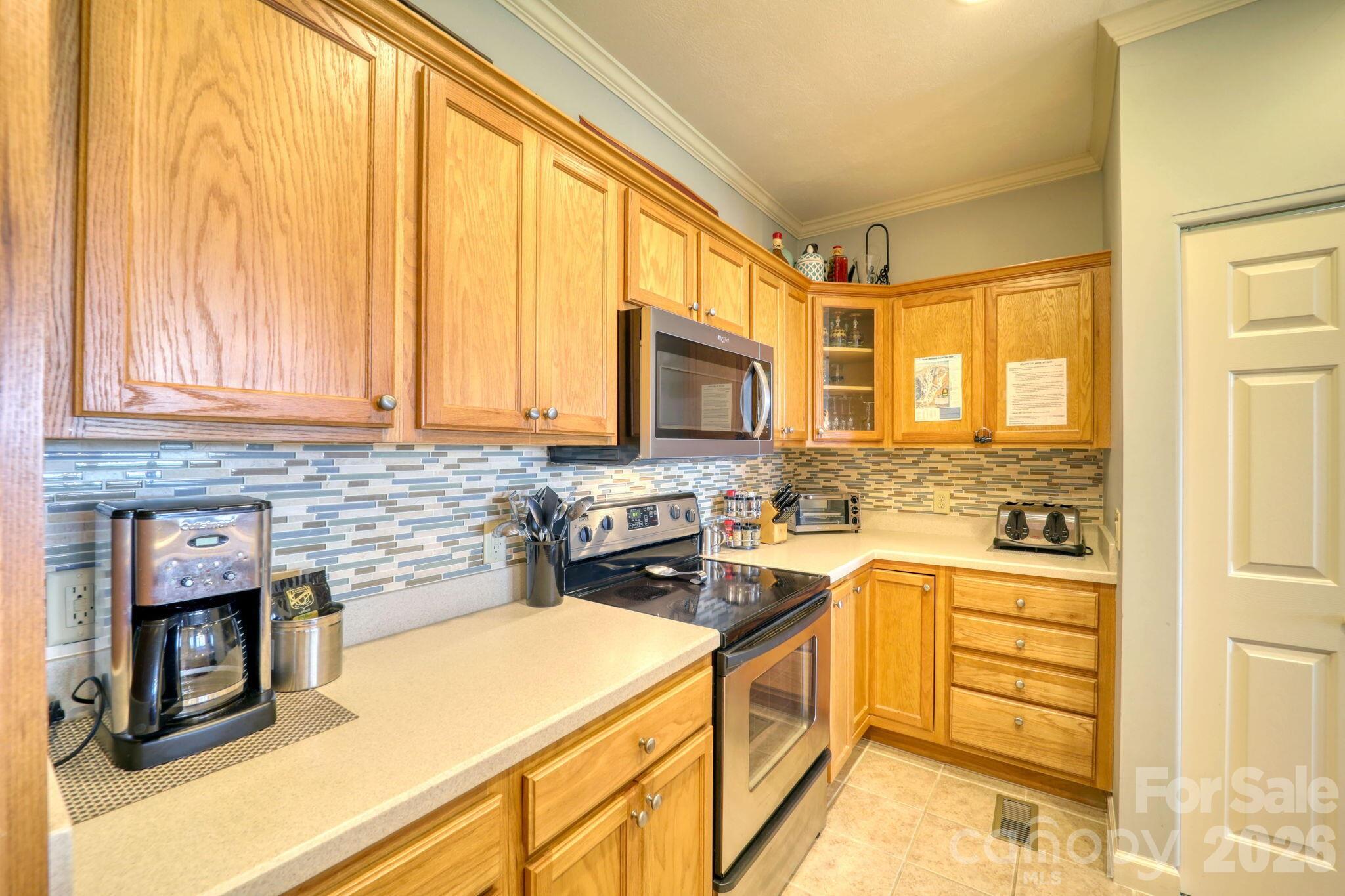 180 Windy Knoll Property Photo 8