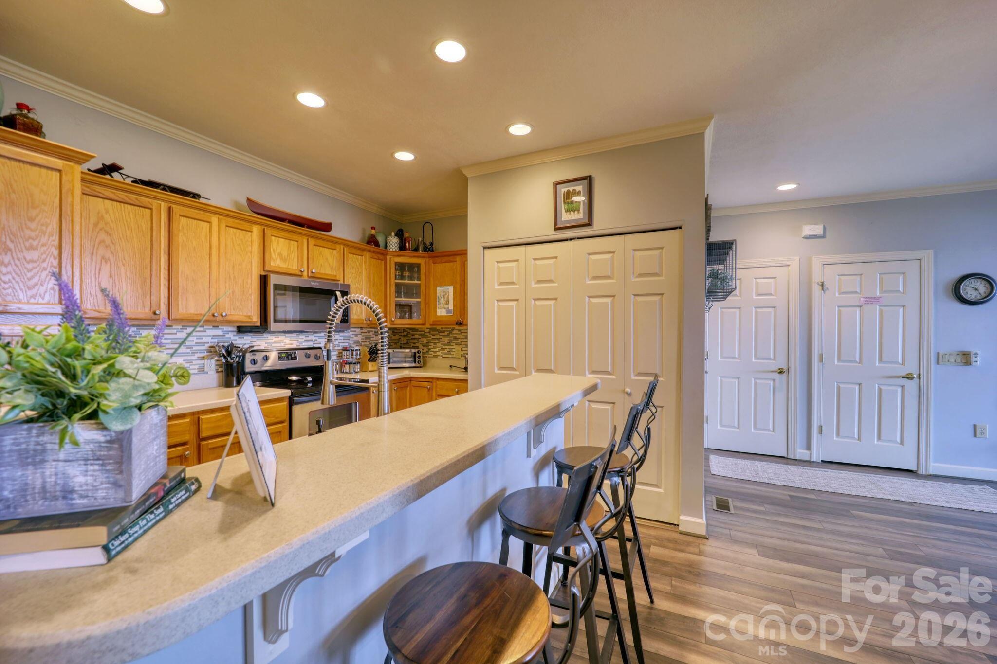 180 Windy Knoll Property Photo 9