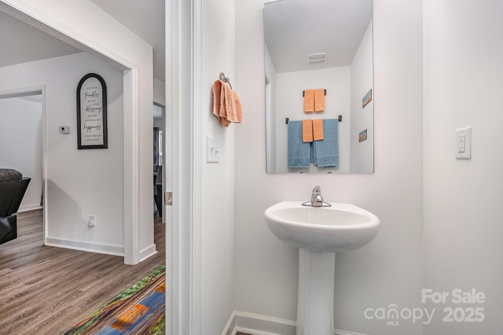 415 Pinecroft Lane Property Photo 9