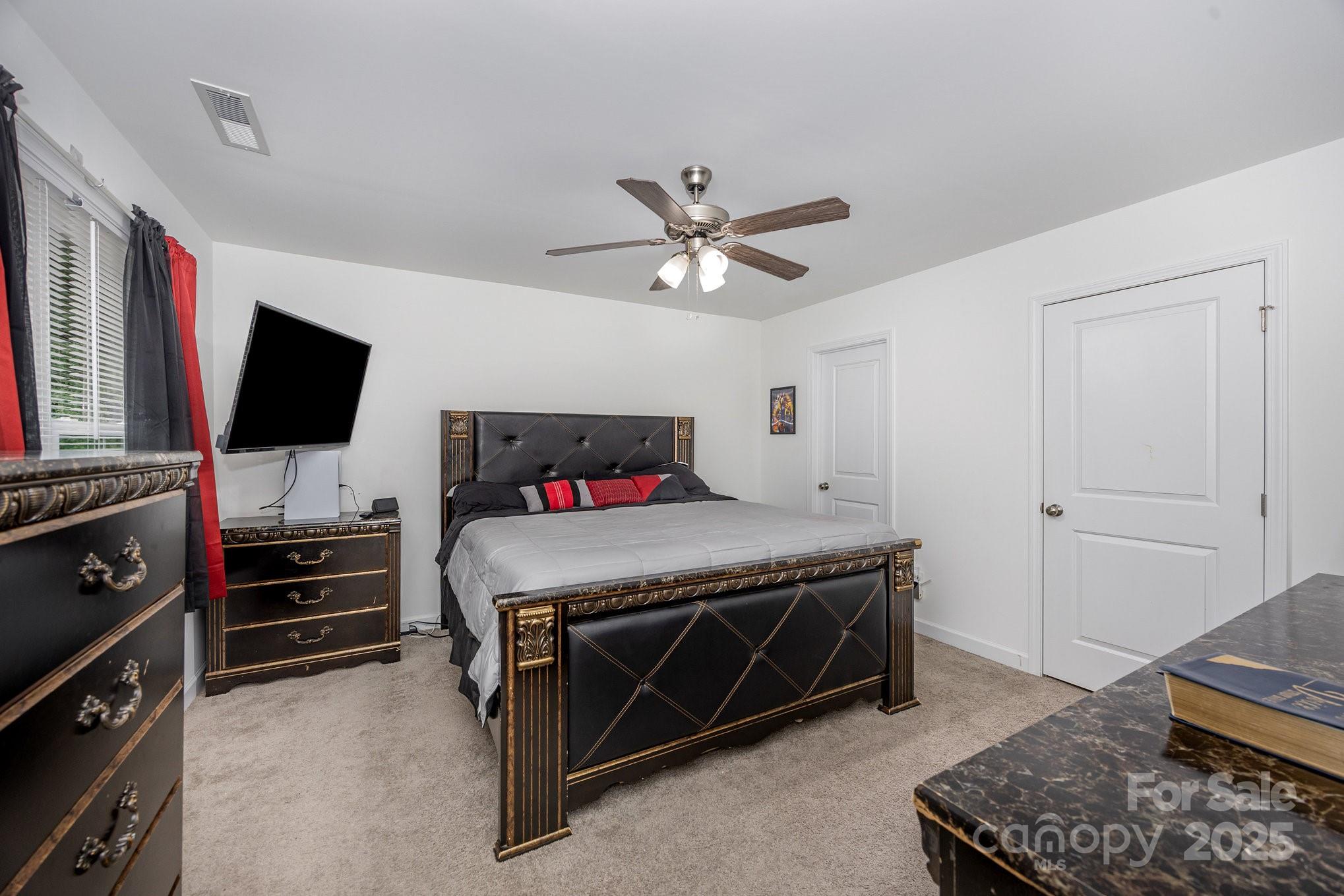 415 Pinecroft Lane Property Photo 10