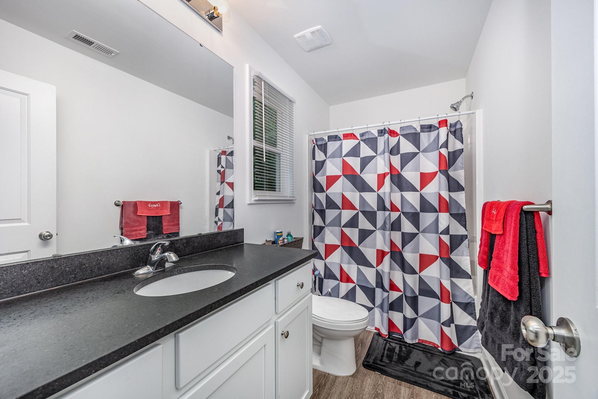 415 Pinecroft Lane Property Photo 11