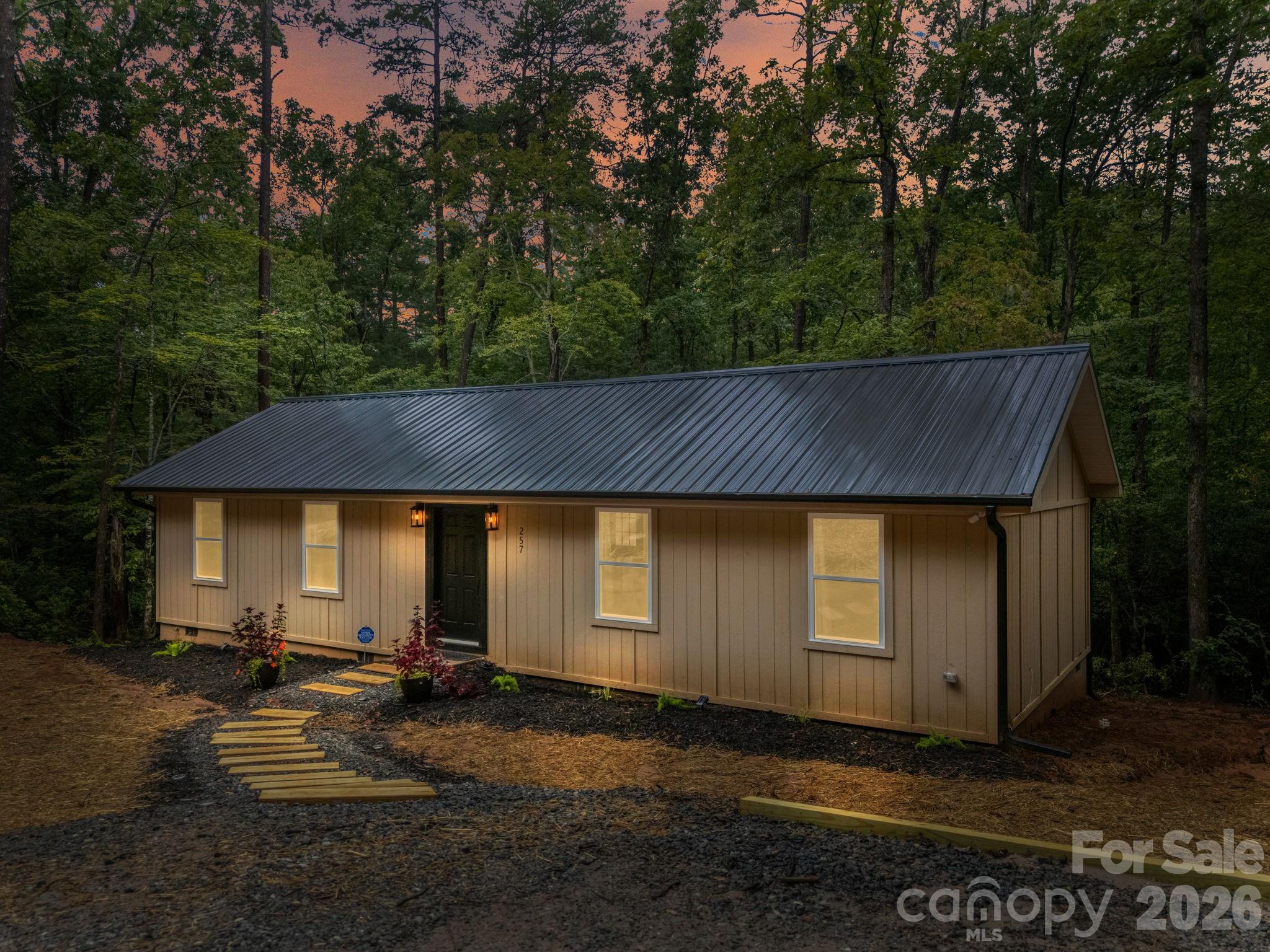 257 Roadrunner Circle Property Photo 2