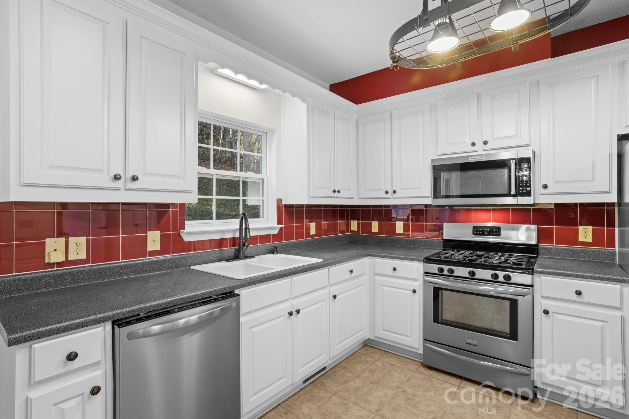 166 Jay Bird Drive Property Photo 15