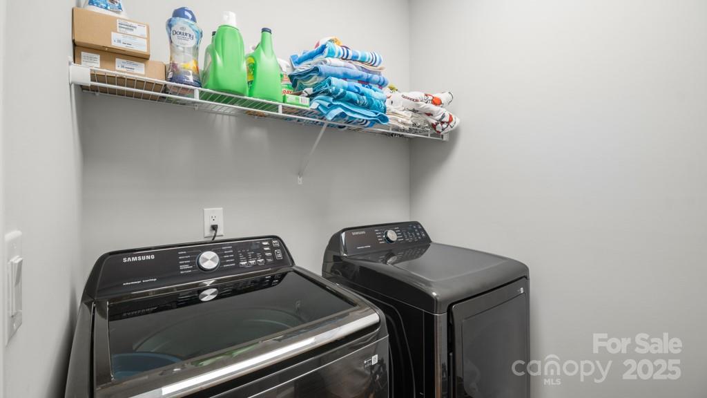 2410 Cedar Lane Property Photo 7