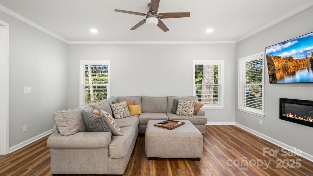 2410 Cedar Lane Property Photo 9