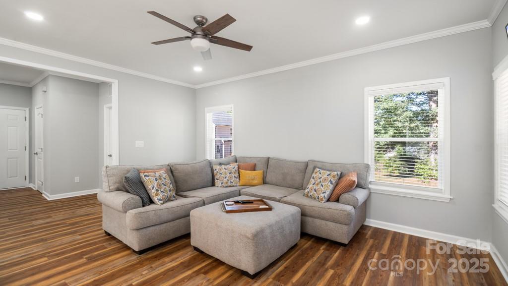 2410 Cedar Lane Property Photo 10