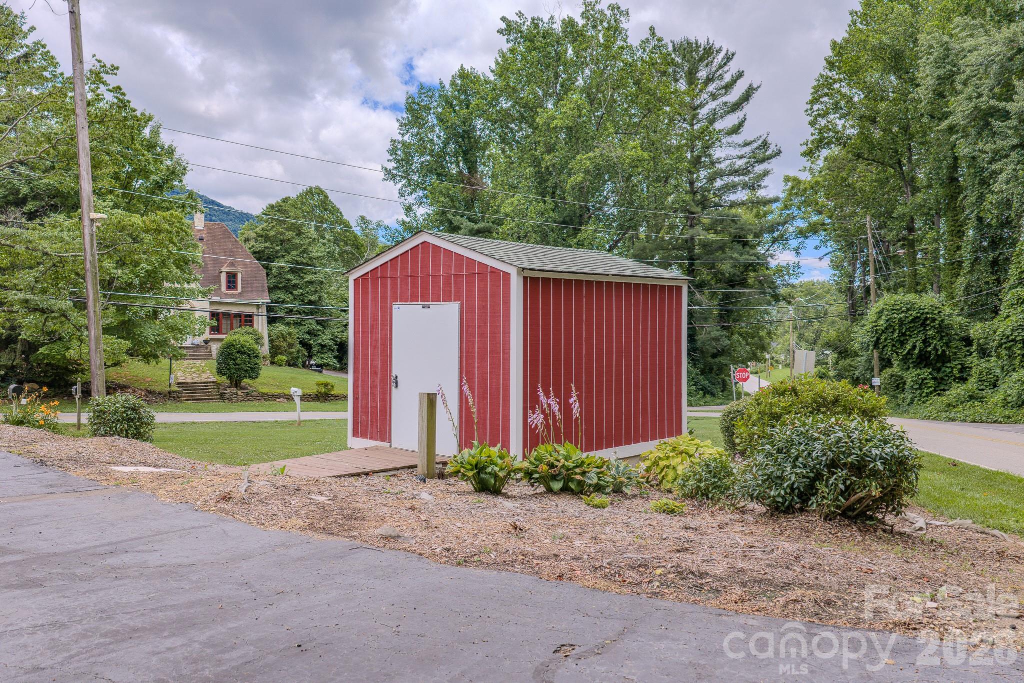 105 Alexander Avenue Property Photo 39