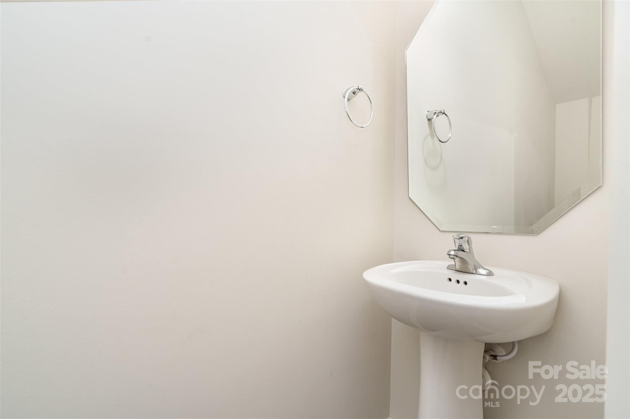 14806 Tamarack Drive Property Photo 24