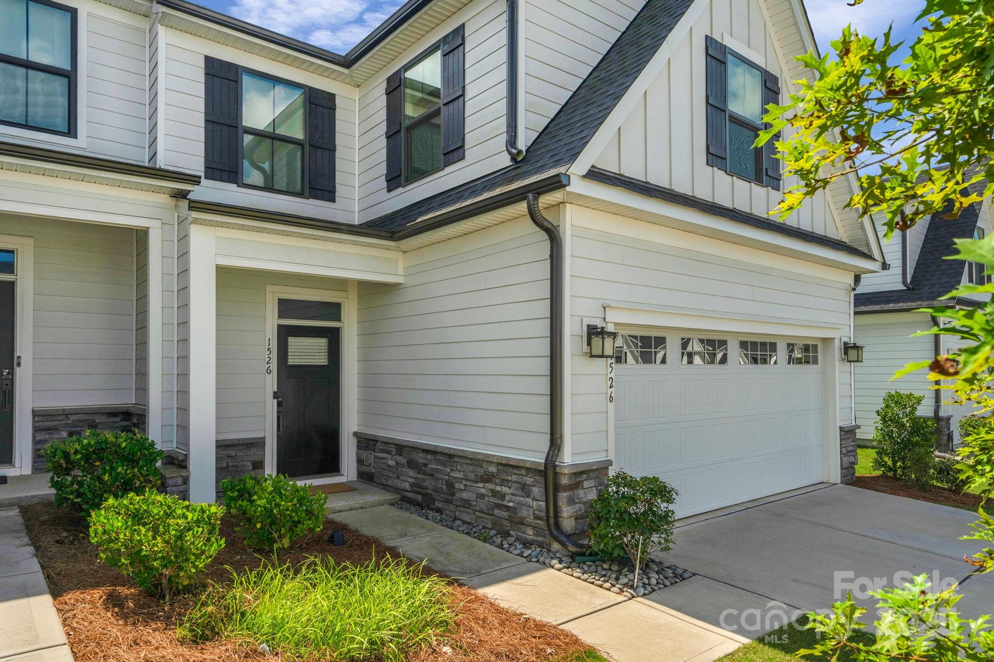 1526 Dennis Austin Lane Property Photo 2