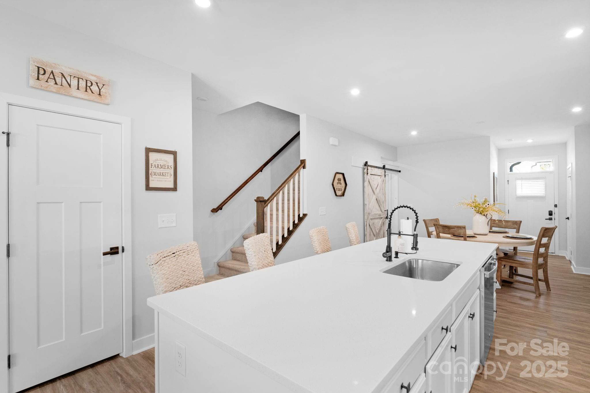 1526 Dennis Austin Lane Property Photo 5