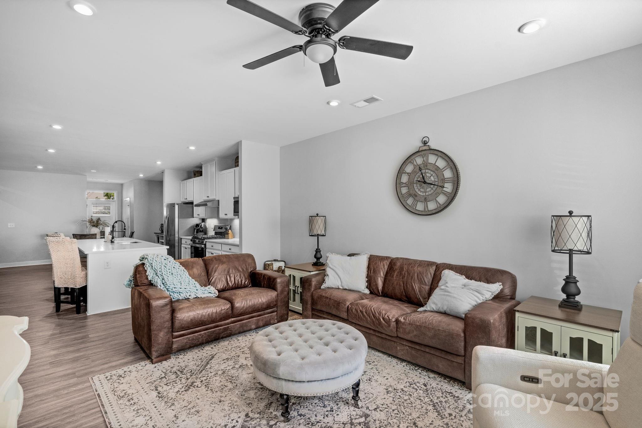 1526 Dennis Austin Lane Property Photo 6