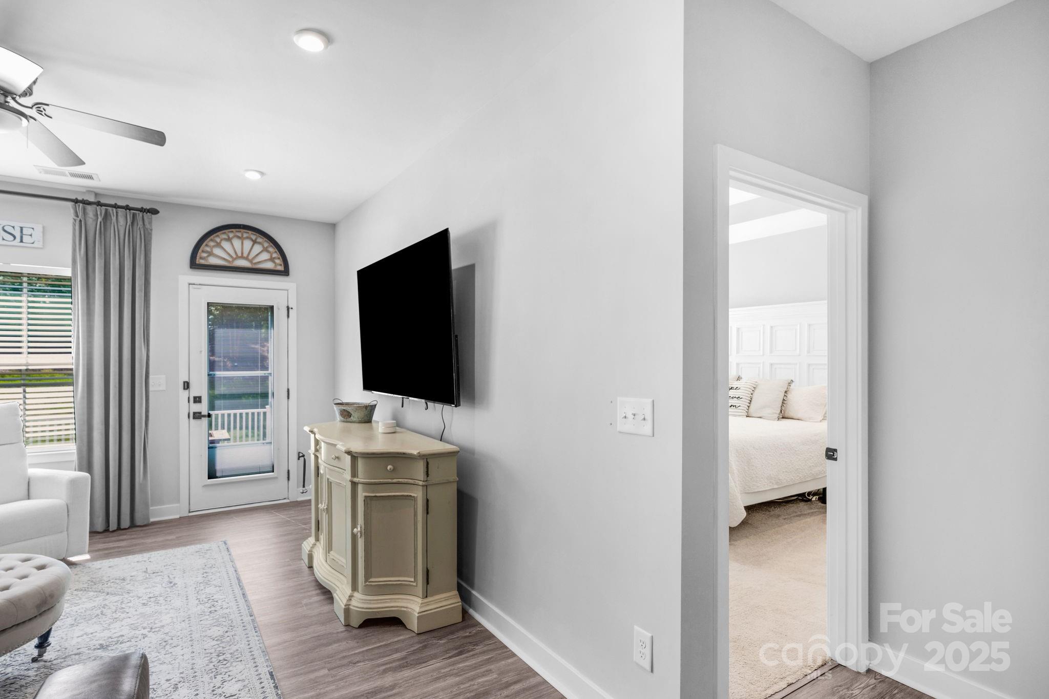 1526 Dennis Austin Lane Property Photo 7