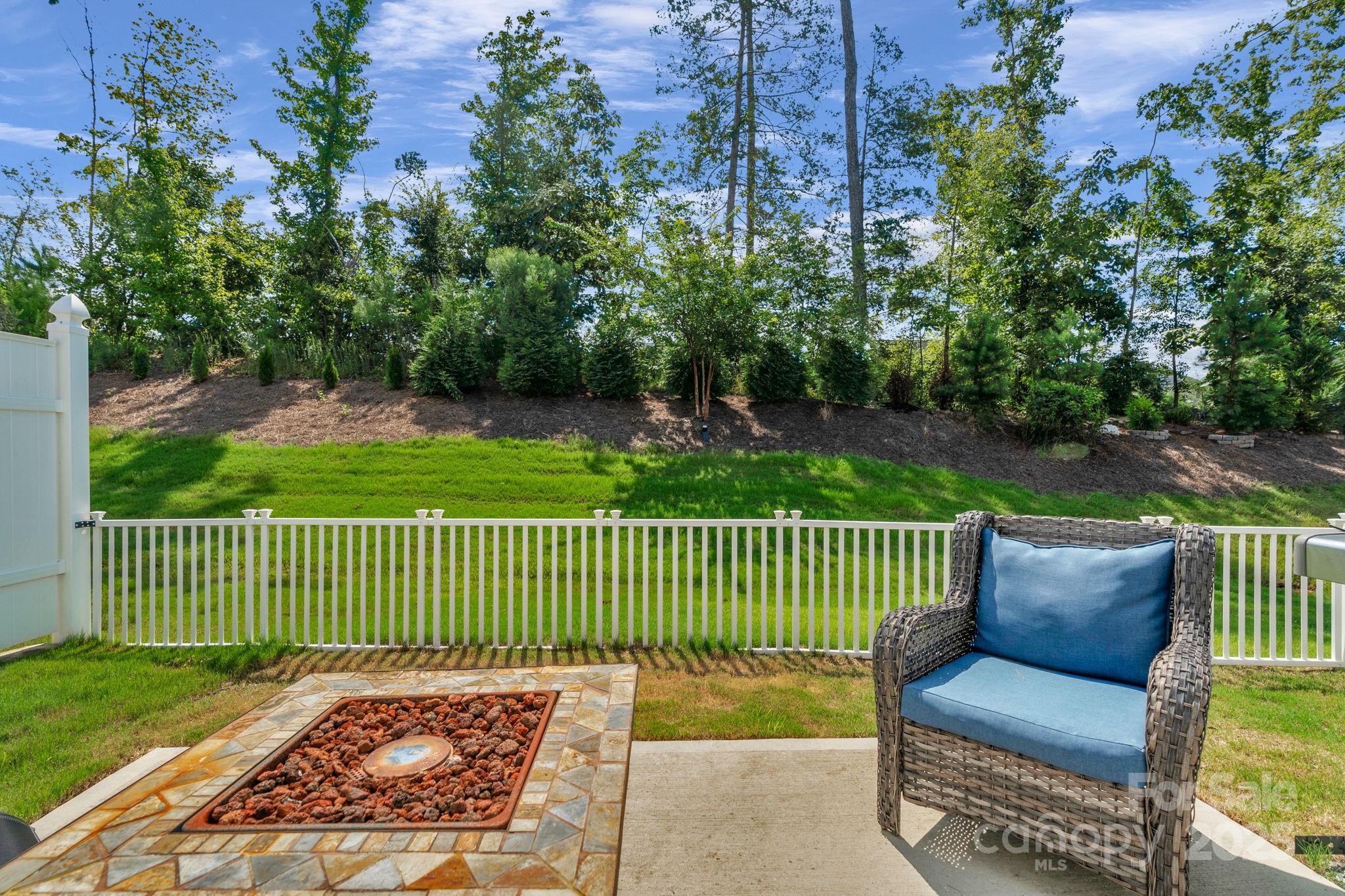 1526 Dennis Austin Lane Property Photo 22