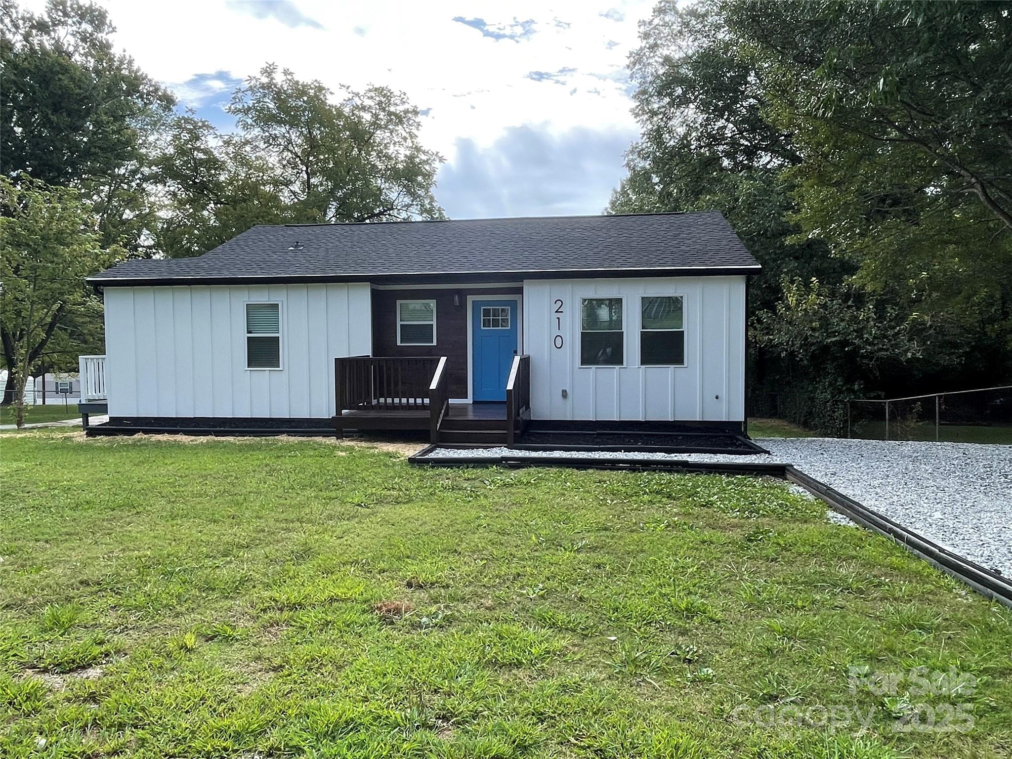 210 River Drive Property Photo 1