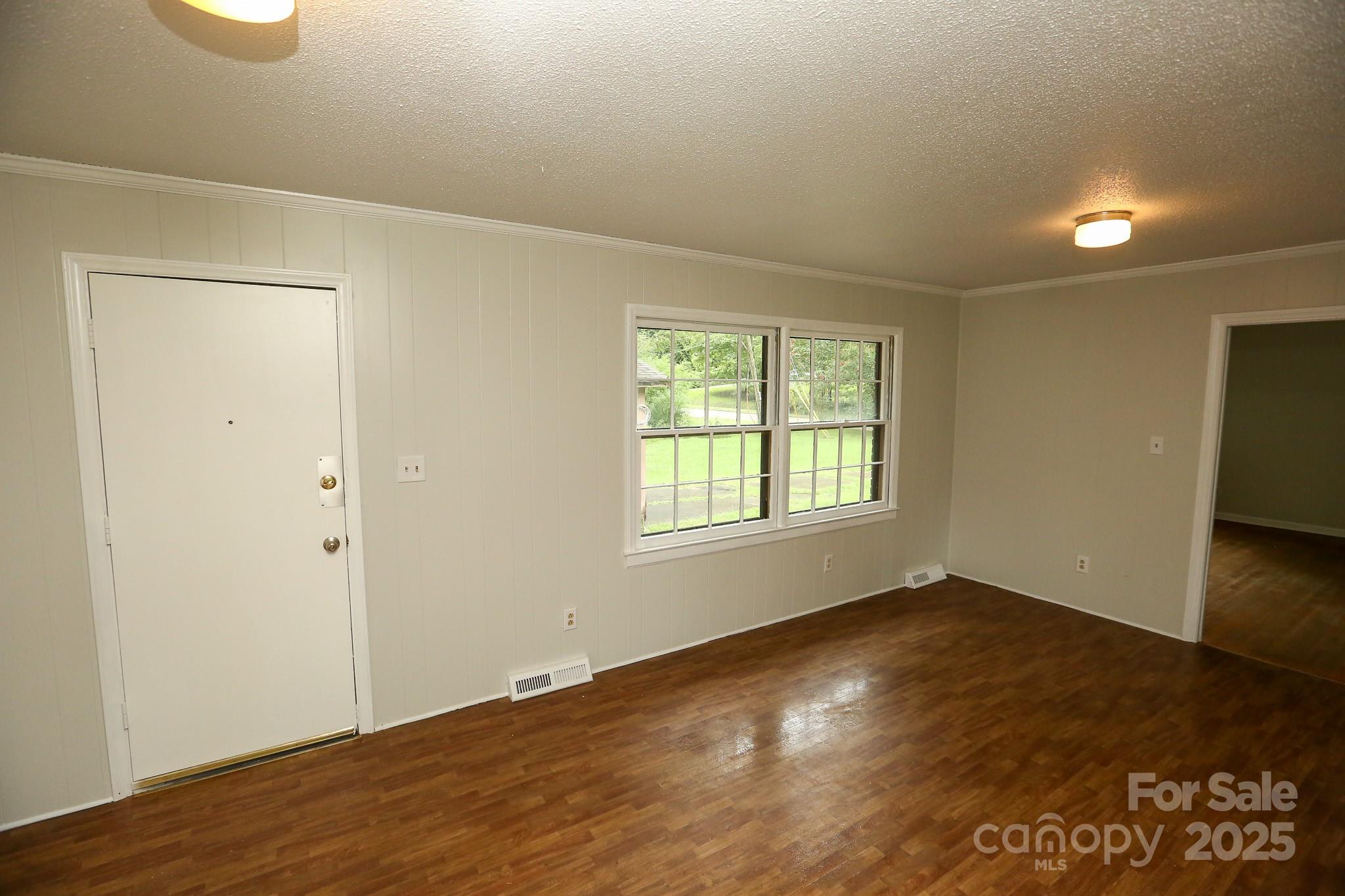 101 Hemlock Drive Property Photo 4