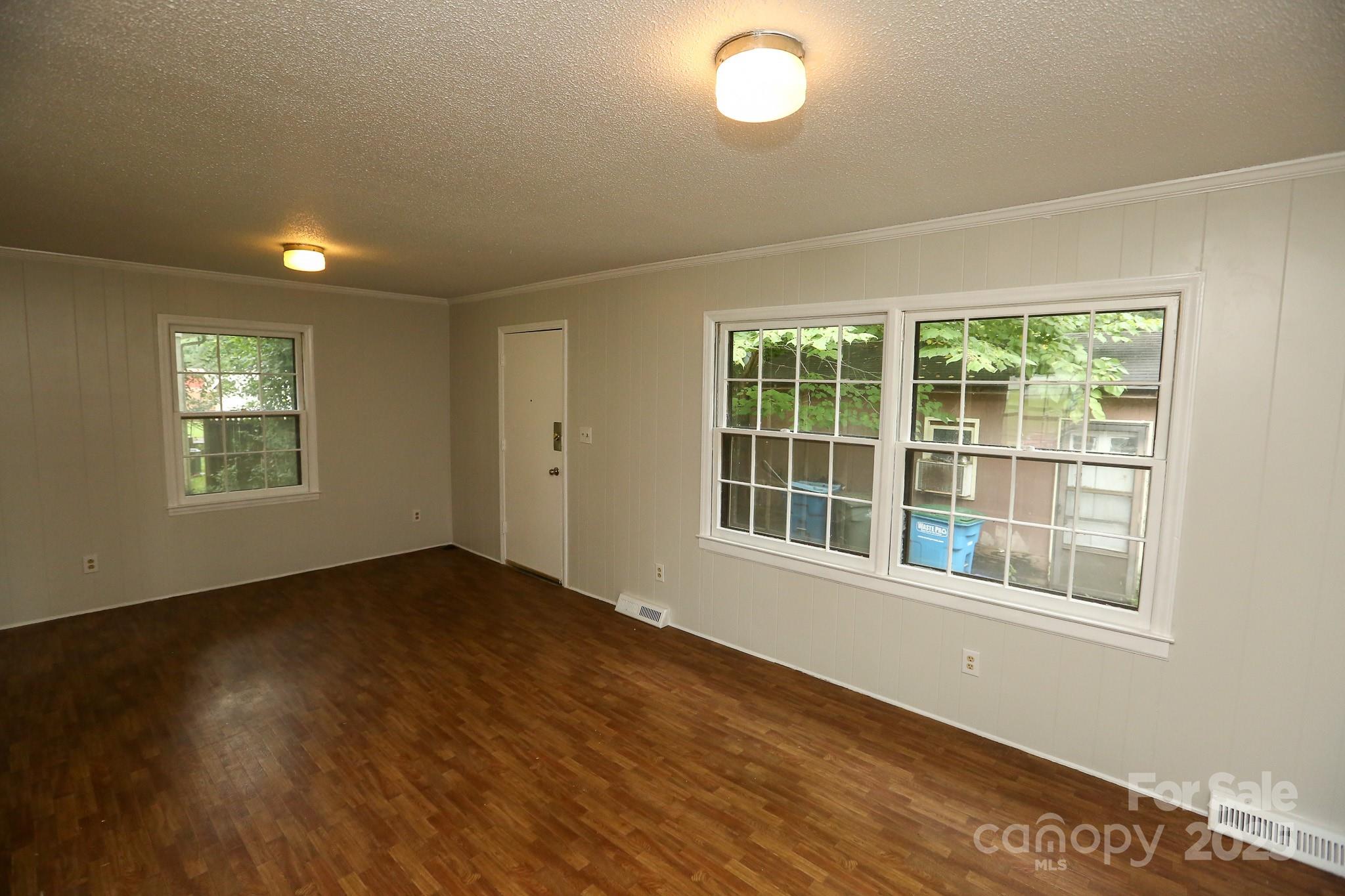 101 Hemlock Drive Property Photo 5