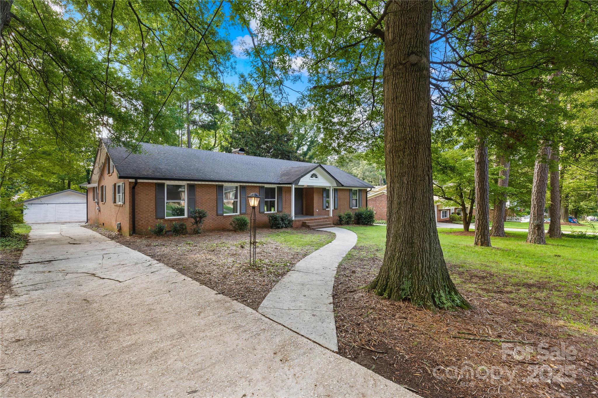 1120 Crestview Avenue Property Photo 1