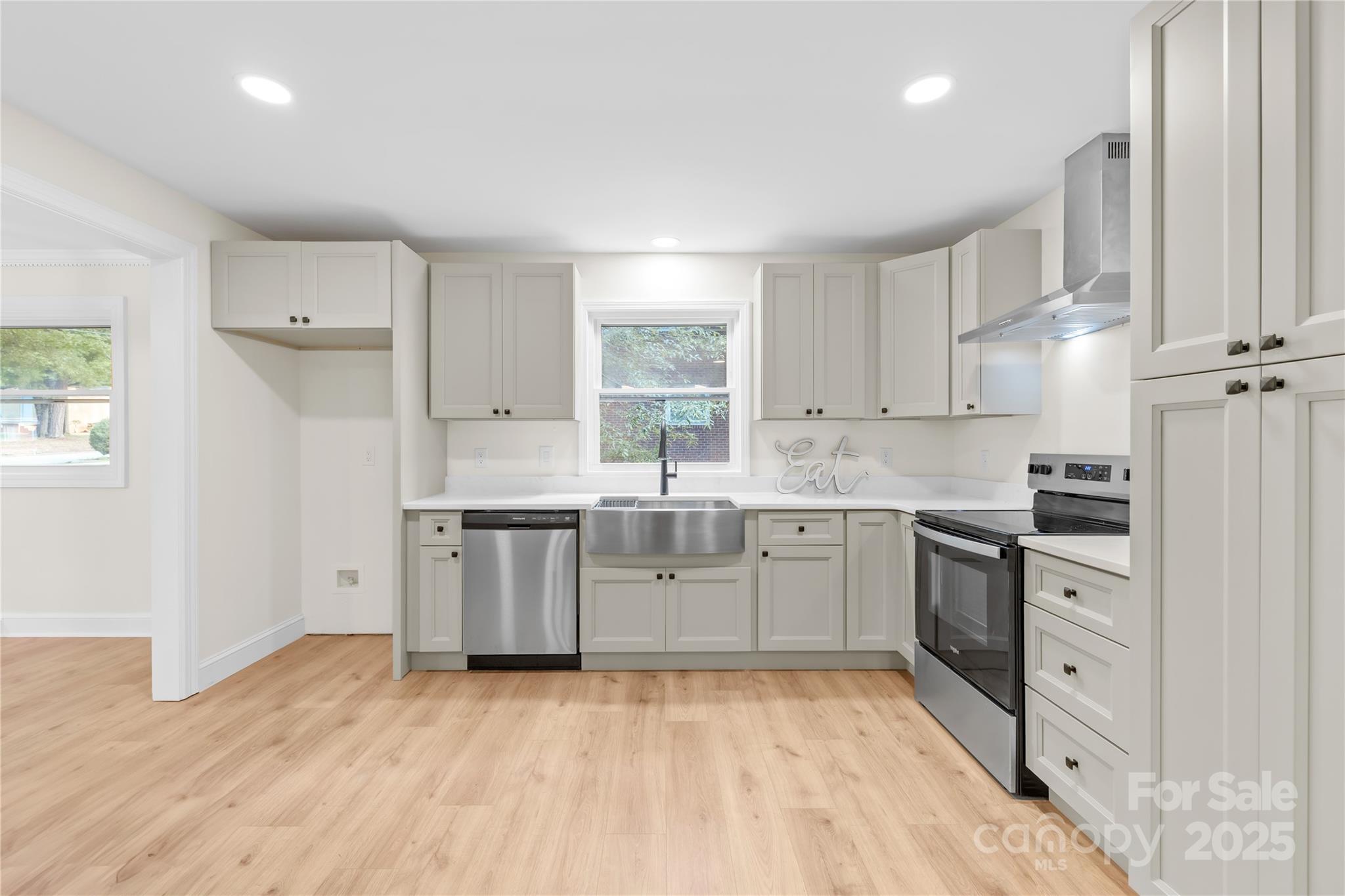 1120 Crestview Avenue Property Photo 6