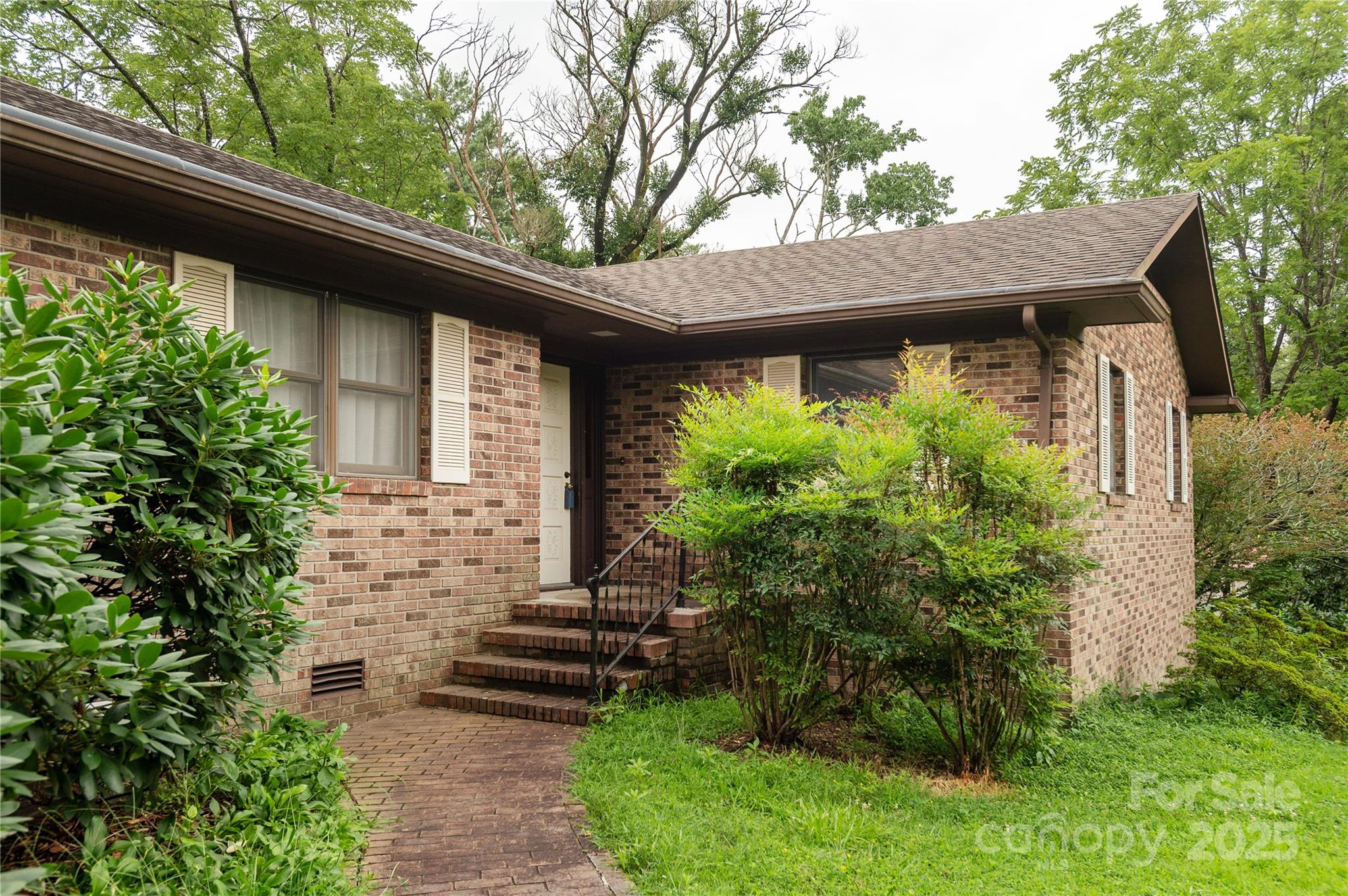 27 Country Road Property Photo 1