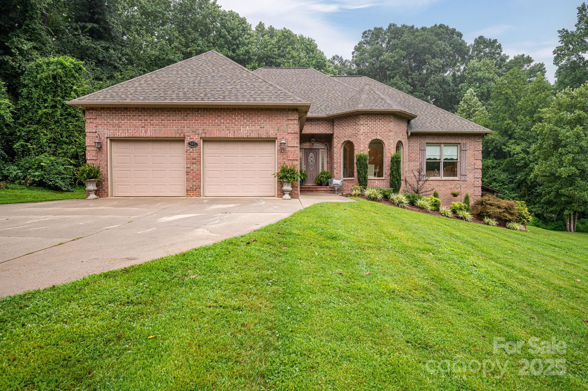 543 Roy Eaker Road Property Photo 1