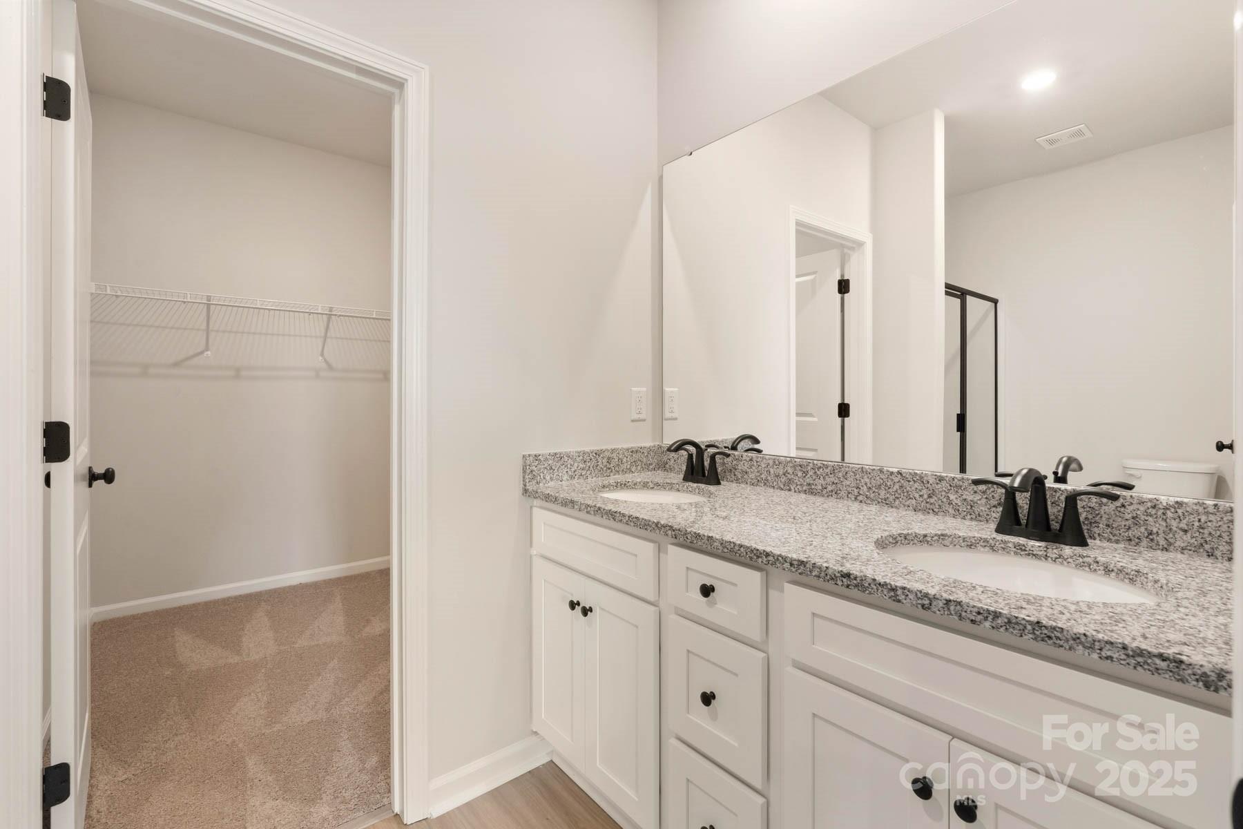 3471 Robindale Drive Property Photo 8