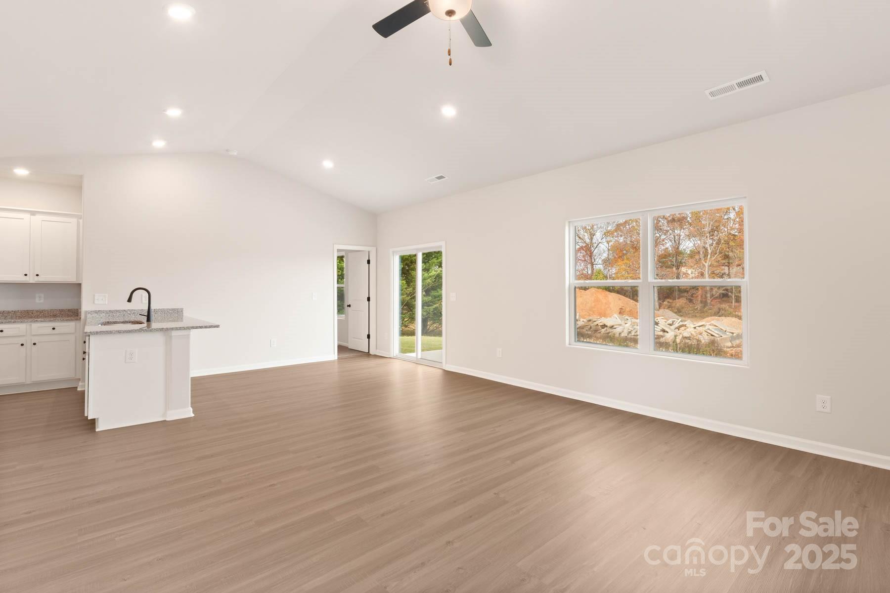 3471 Robindale Drive Property Photo 15