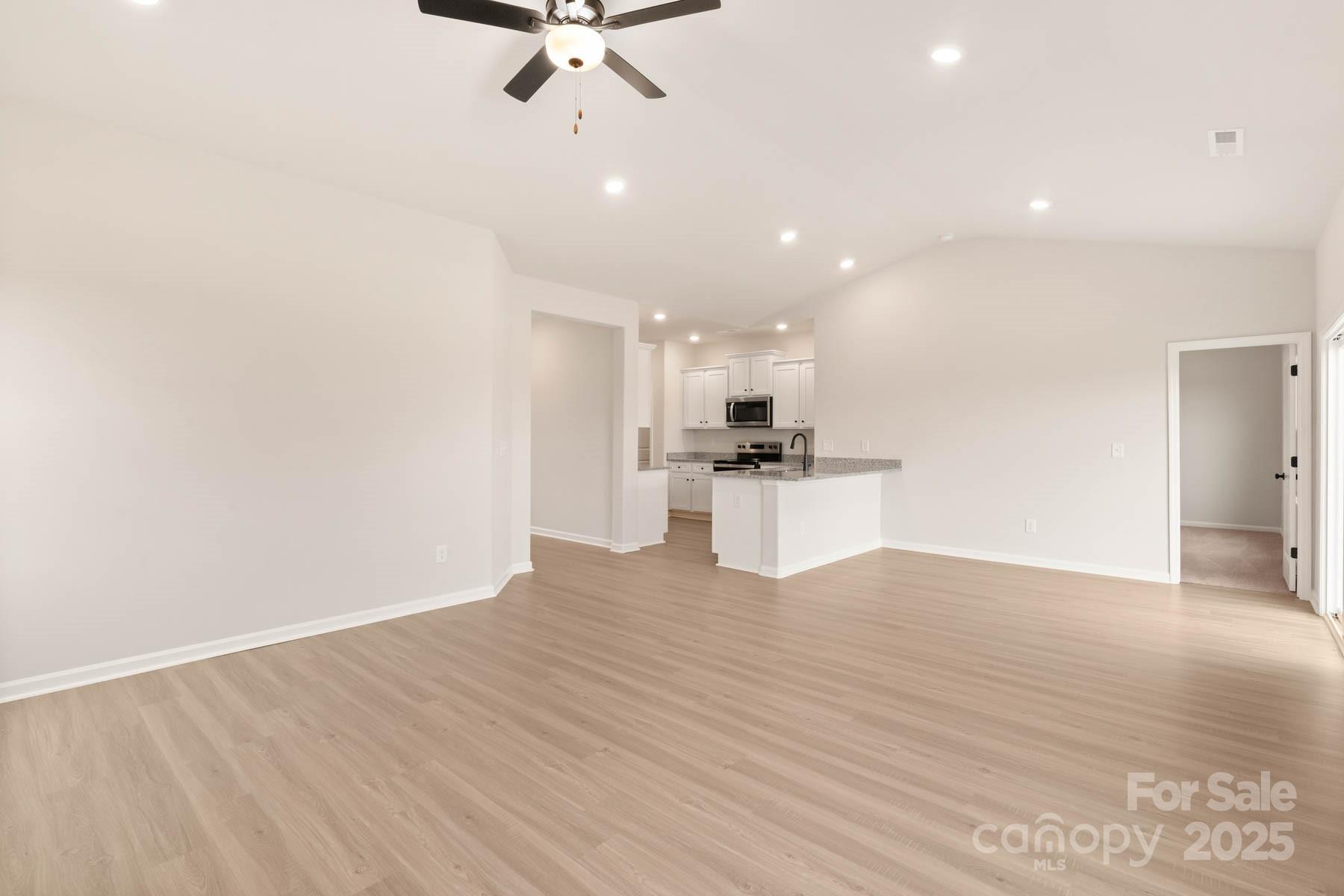 3471 Robindale Drive Property Photo 16