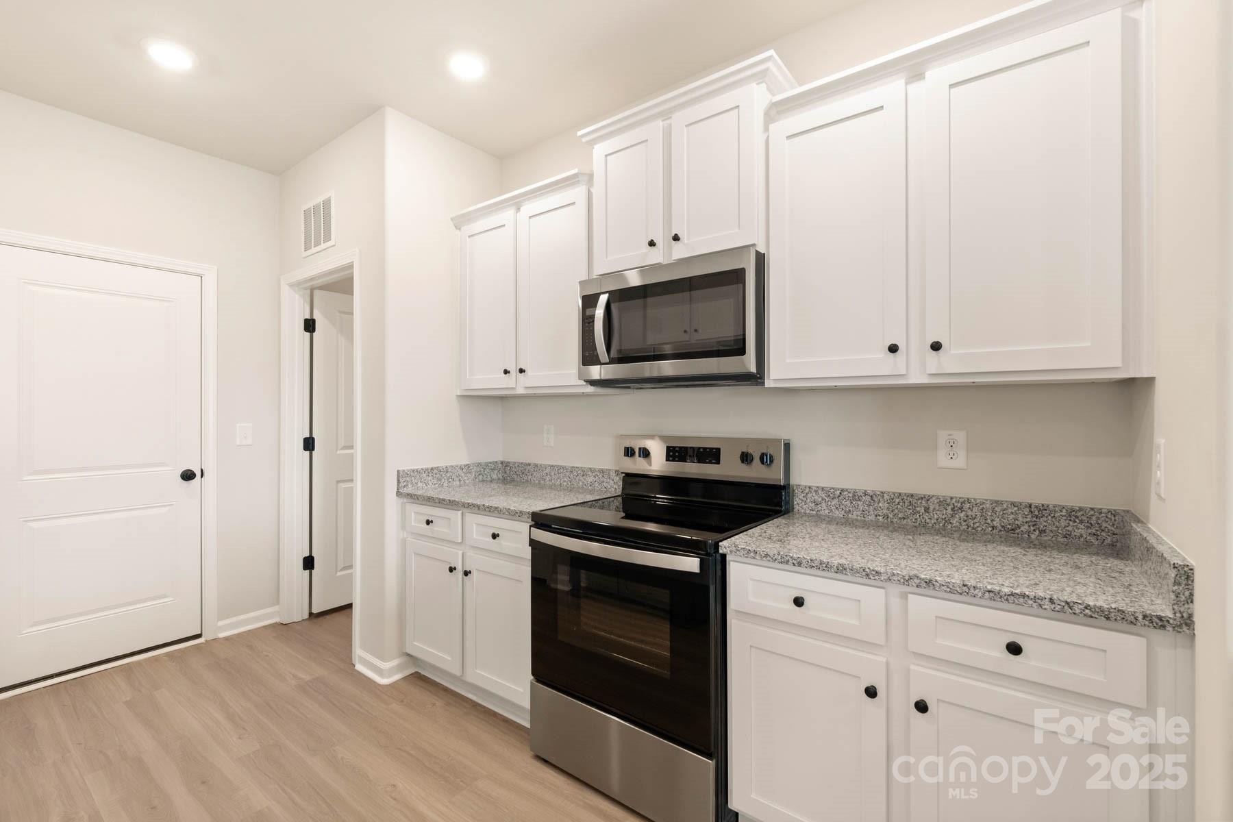 3471 Robindale Drive Property Photo 19