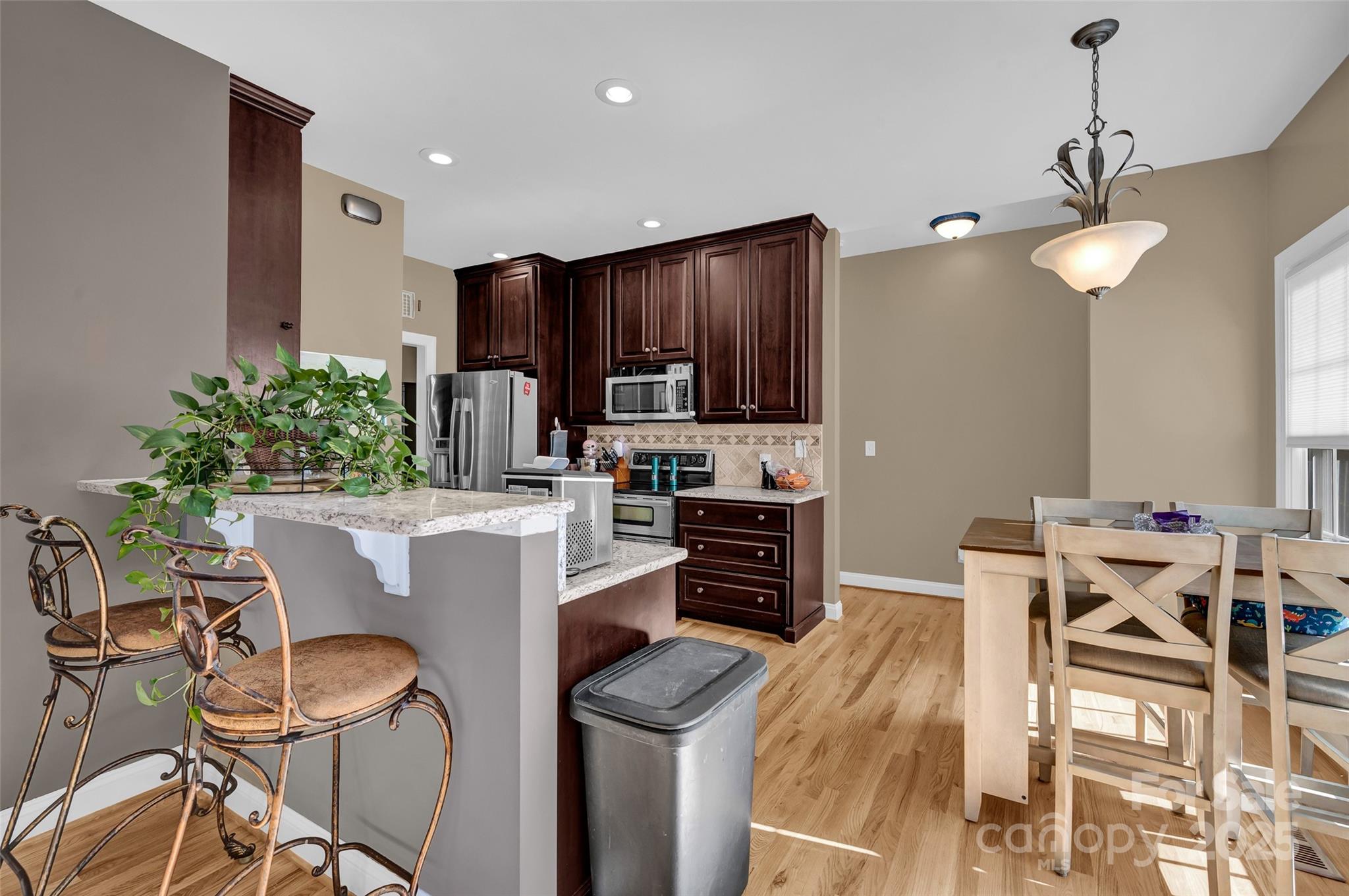 606 Nelly Green Circle Property Photo 6