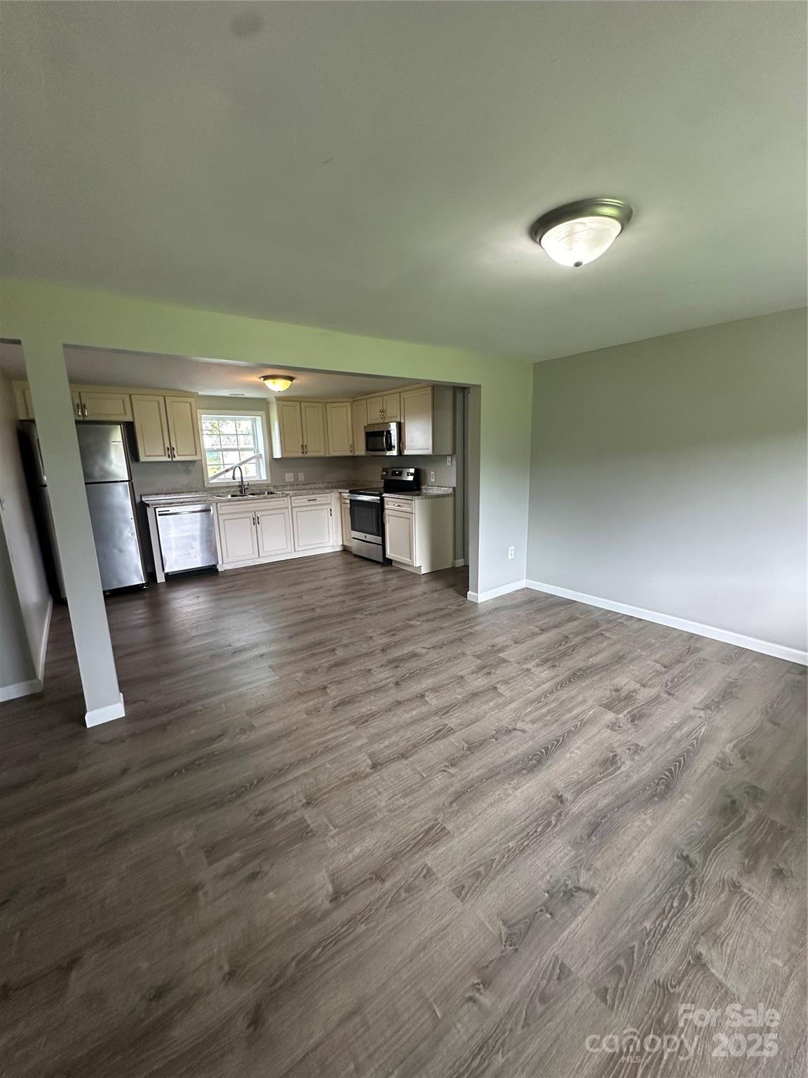 2387 Peeler Road Property Photo 2